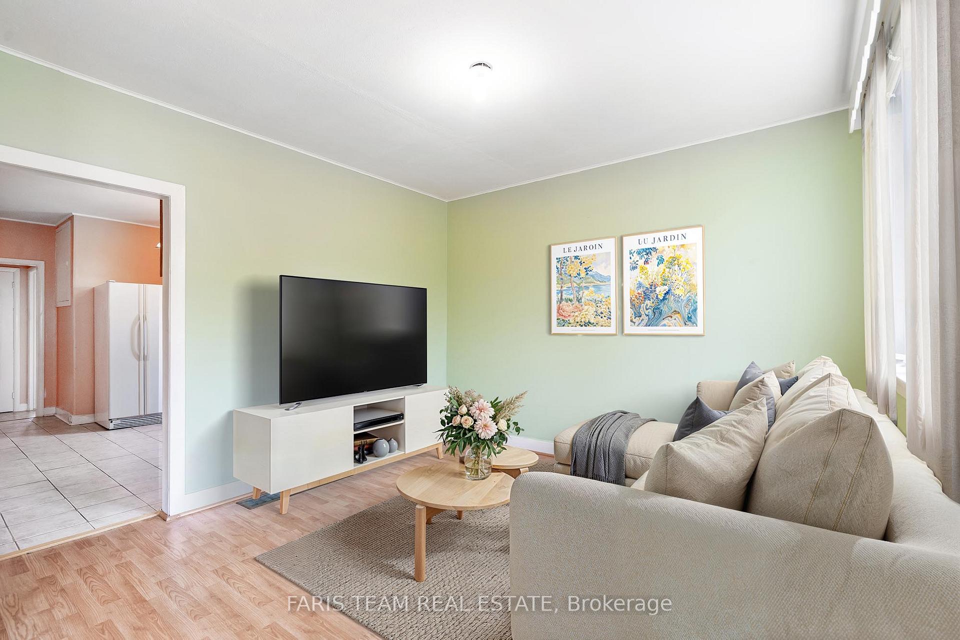 Photo 8 of 358 Bay Street, Midland — HOMEH