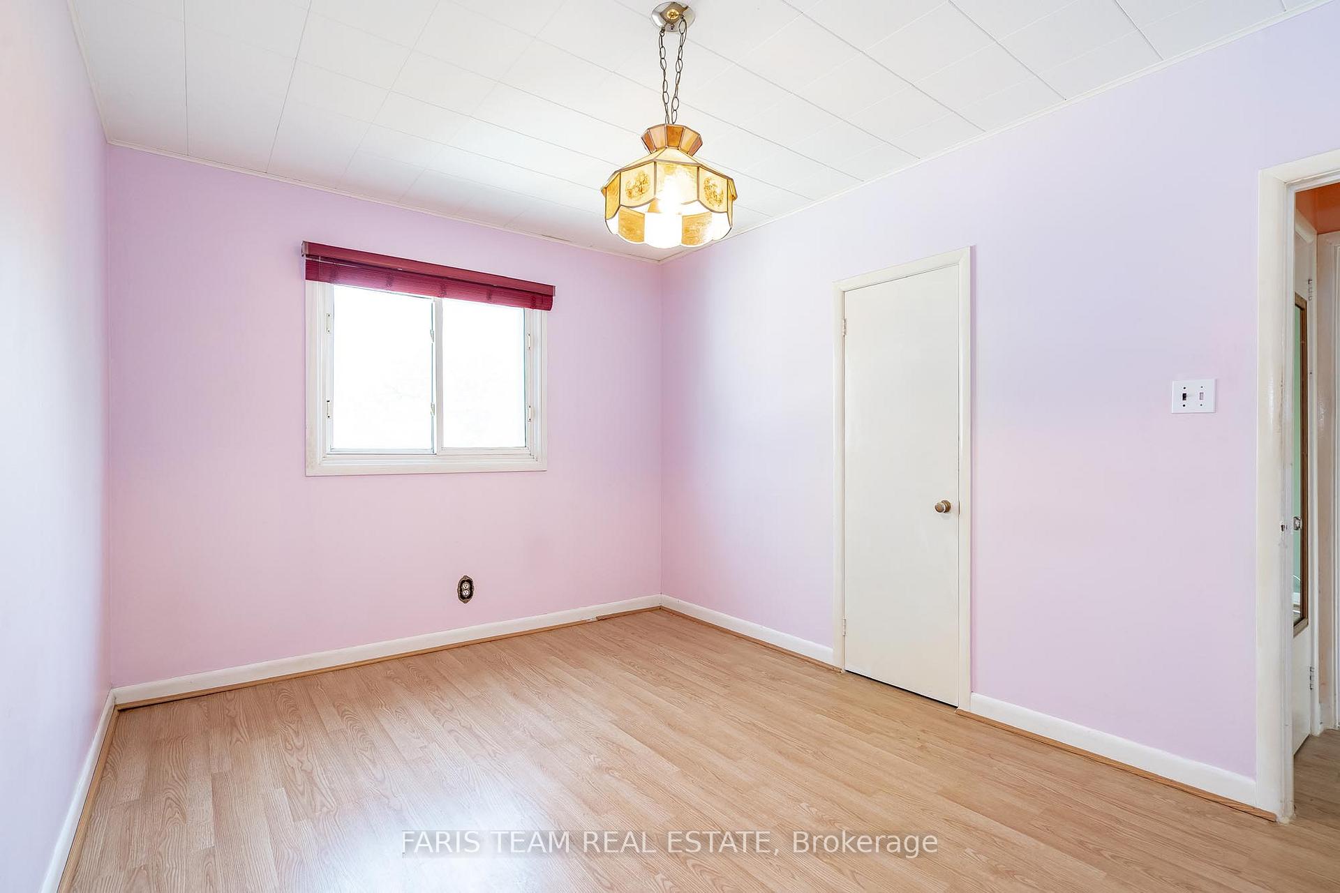 Photo 10 of 358 Bay Street, Midland — HOMEH