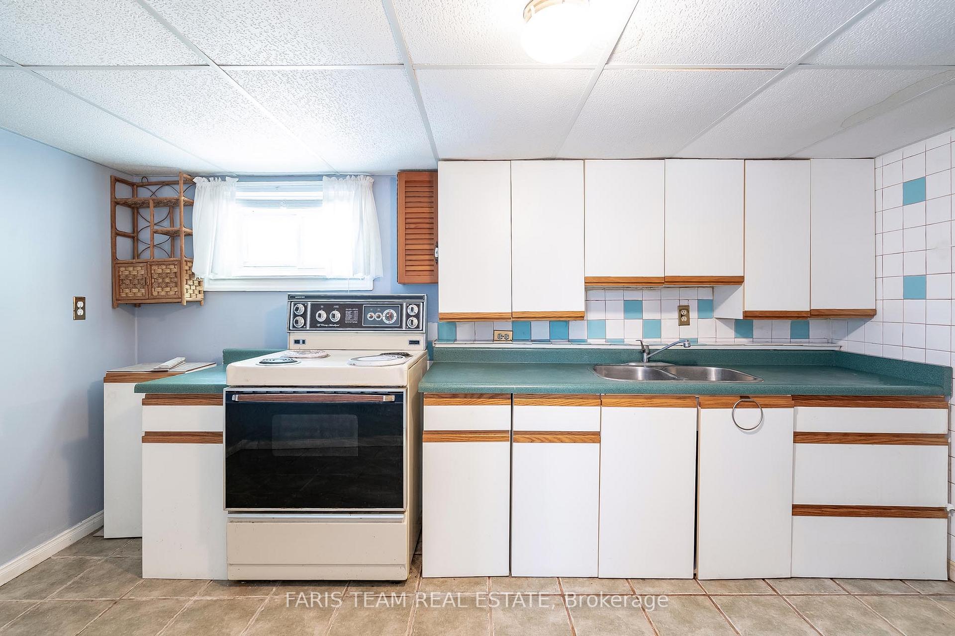 Photo 15 of 358 Bay Street, Midland — HOMEH