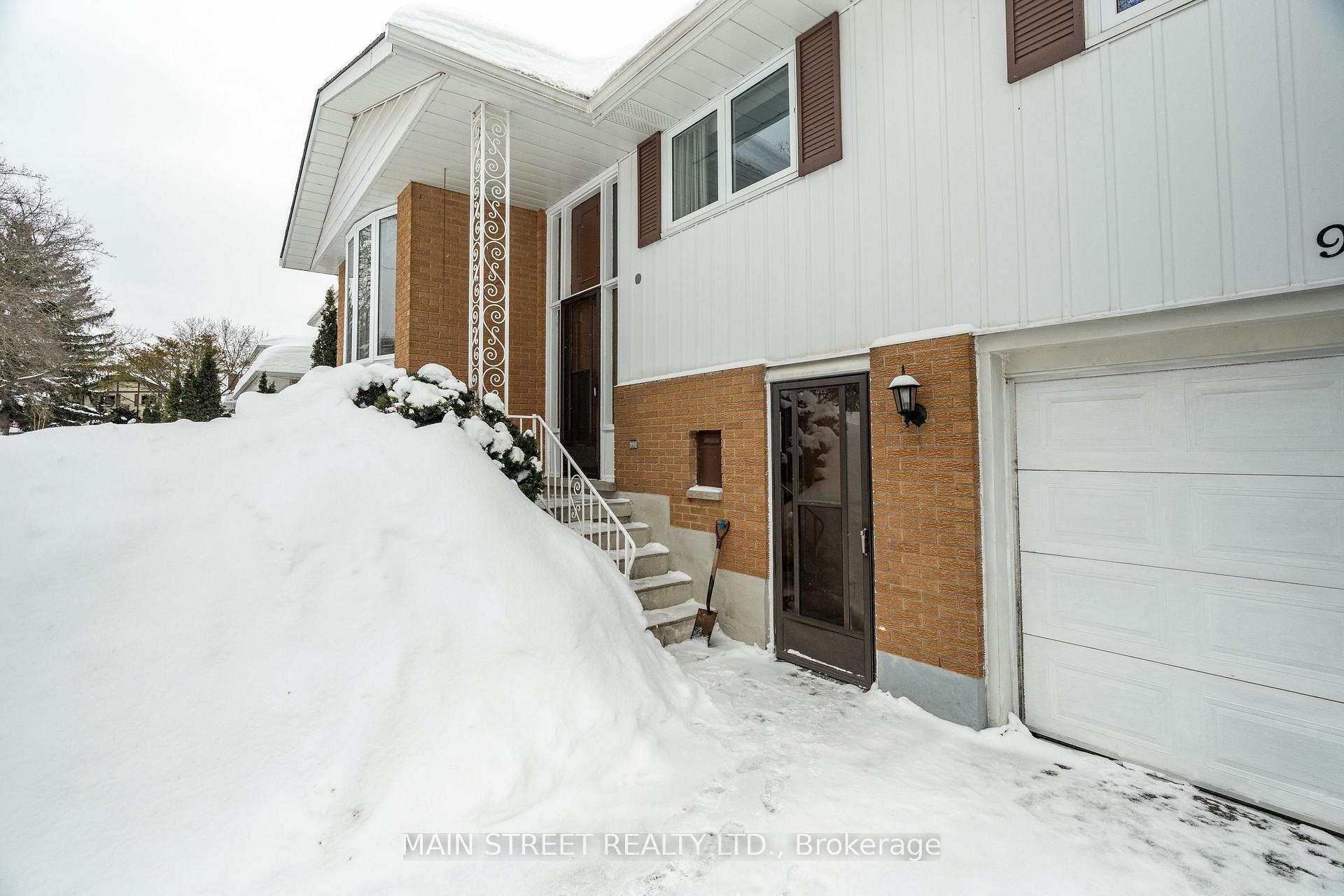 Photo 5 of 92 Queenston Crescent, Kitchener — HOMEH