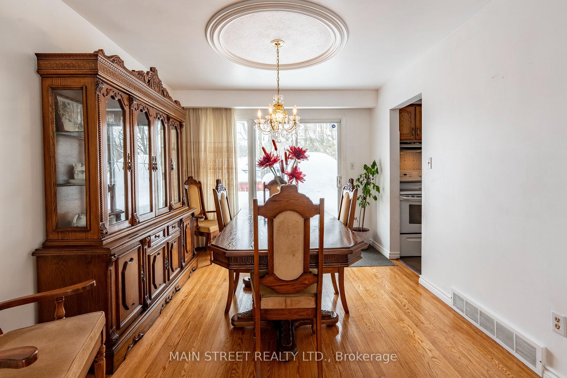 Photo 10 of 92 Queenston Crescent, Kitchener — HOMEH