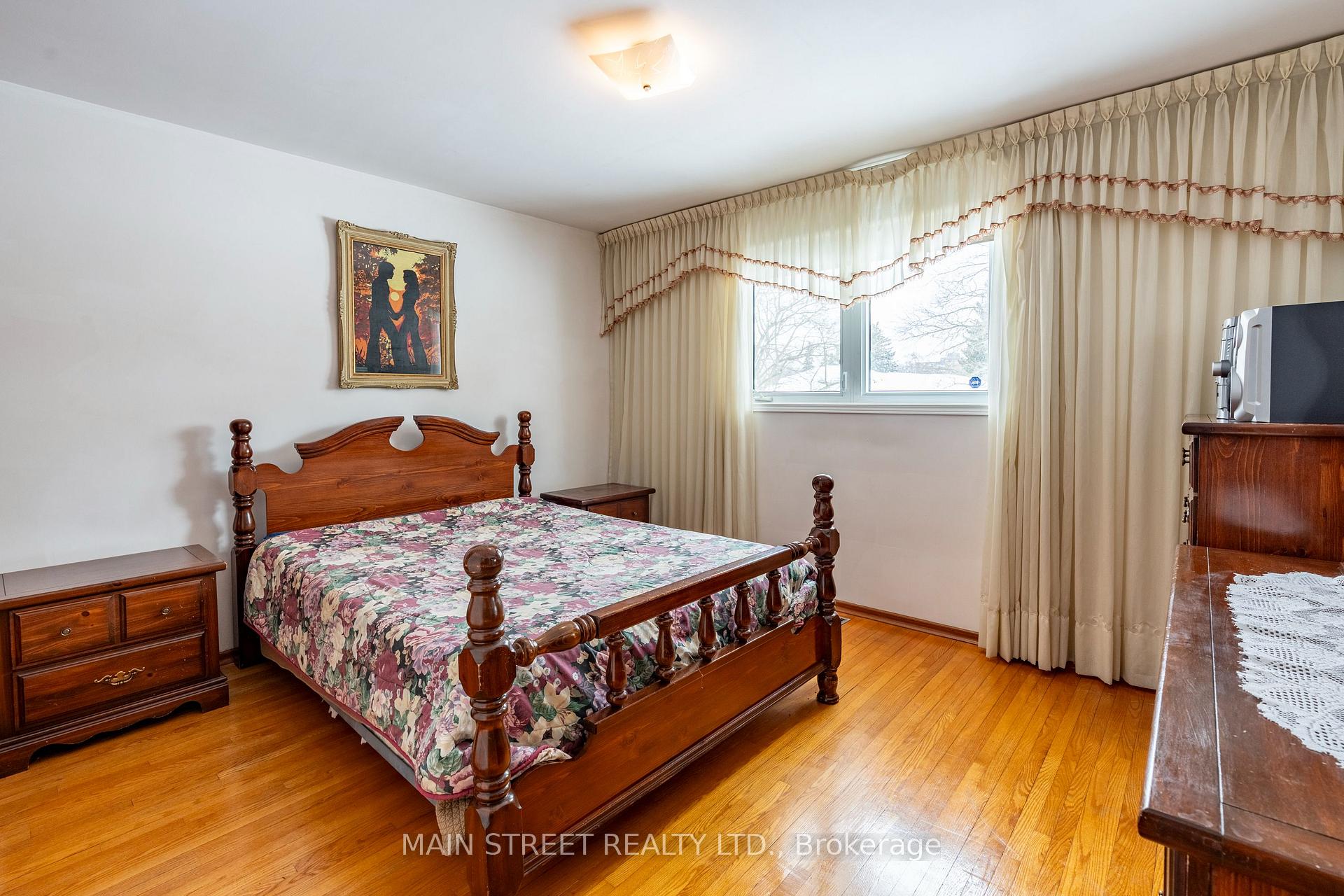 Photo 15 of 92 Queenston Crescent, Kitchener — HOMEH