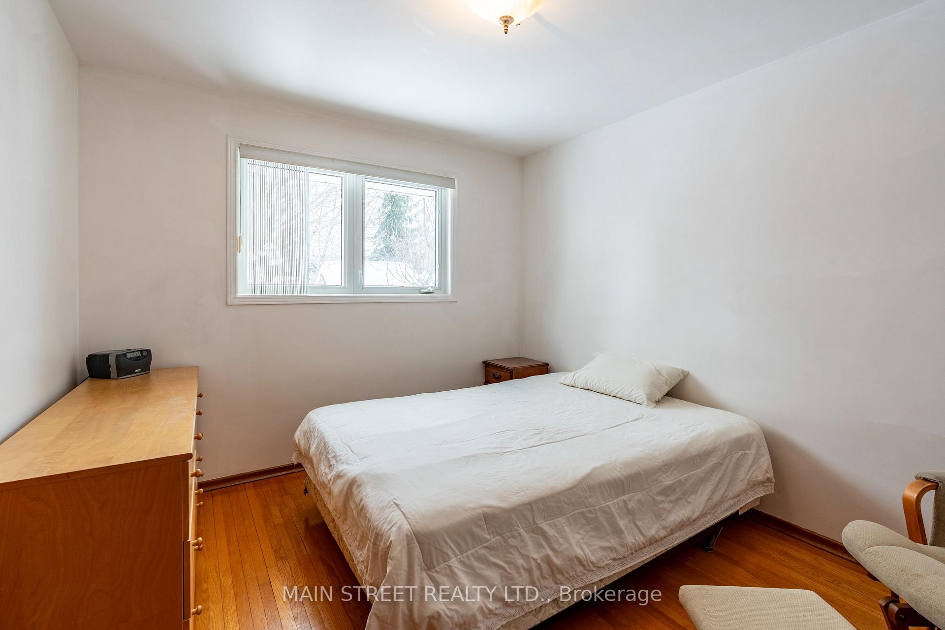 Photo 17 of 92 Queenston Crescent, Kitchener — HOMEH