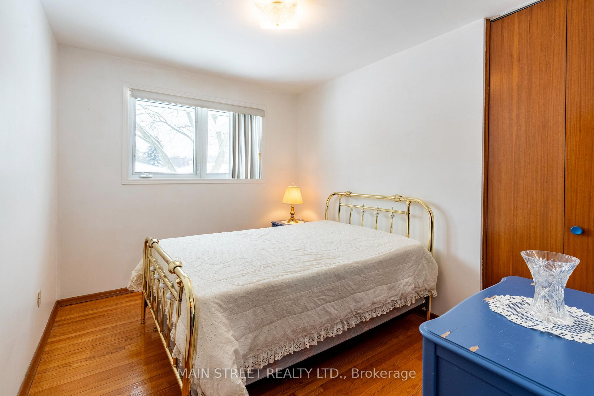 Photo 19 of 92 Queenston Crescent, Kitchener — HOMEH