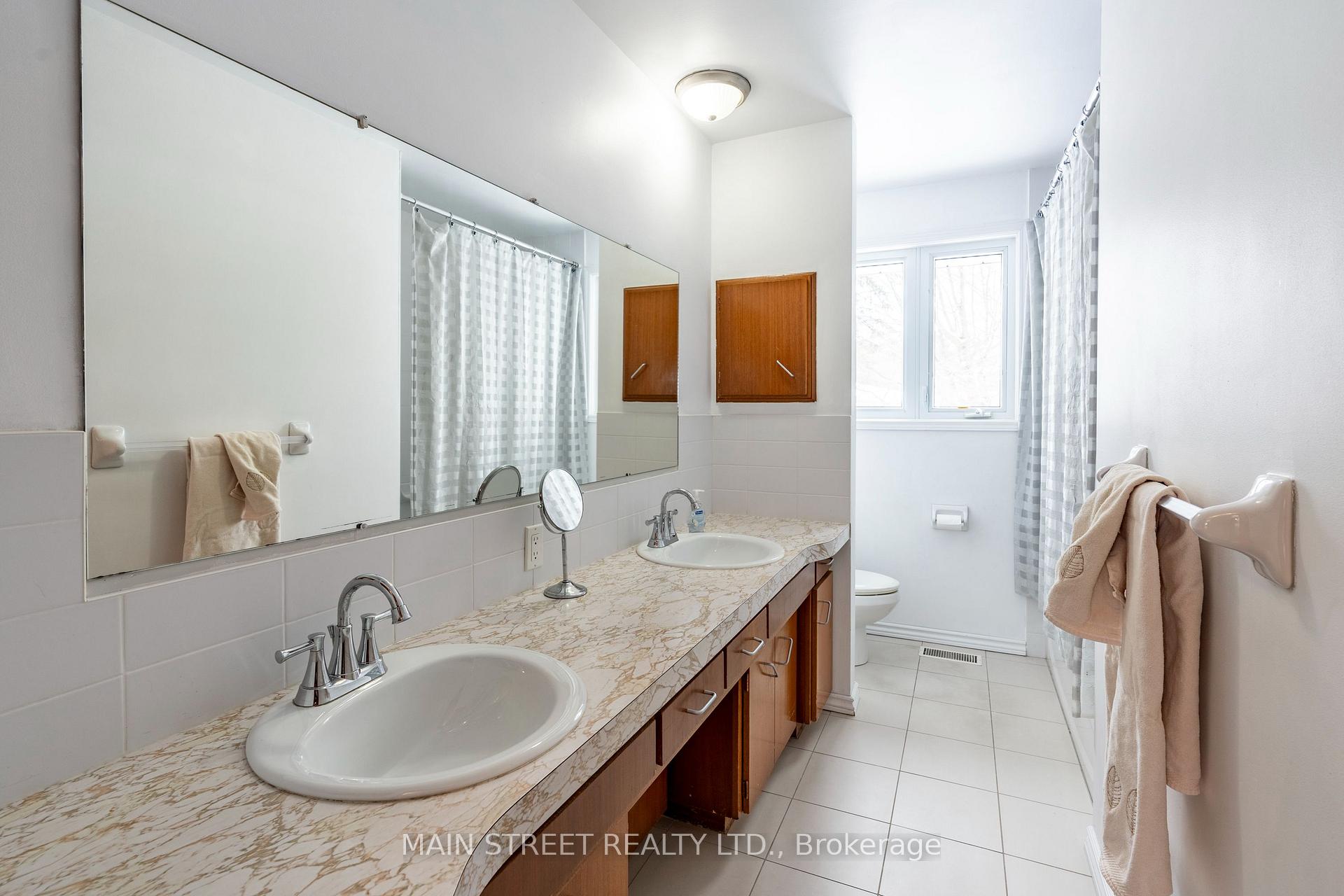 Photo 21 of 92 Queenston Crescent, Kitchener — HOMEH