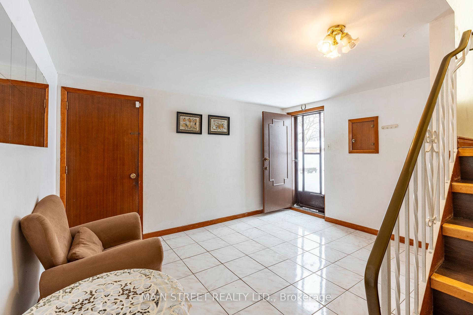 Photo 22 of 92 Queenston Crescent, Kitchener — HOMEH