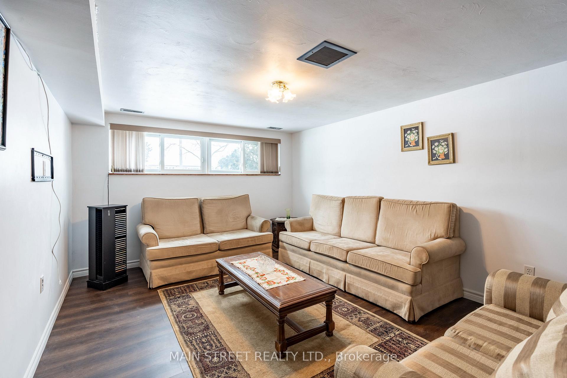 Photo 26 of 92 Queenston Crescent, Kitchener — HOMEH