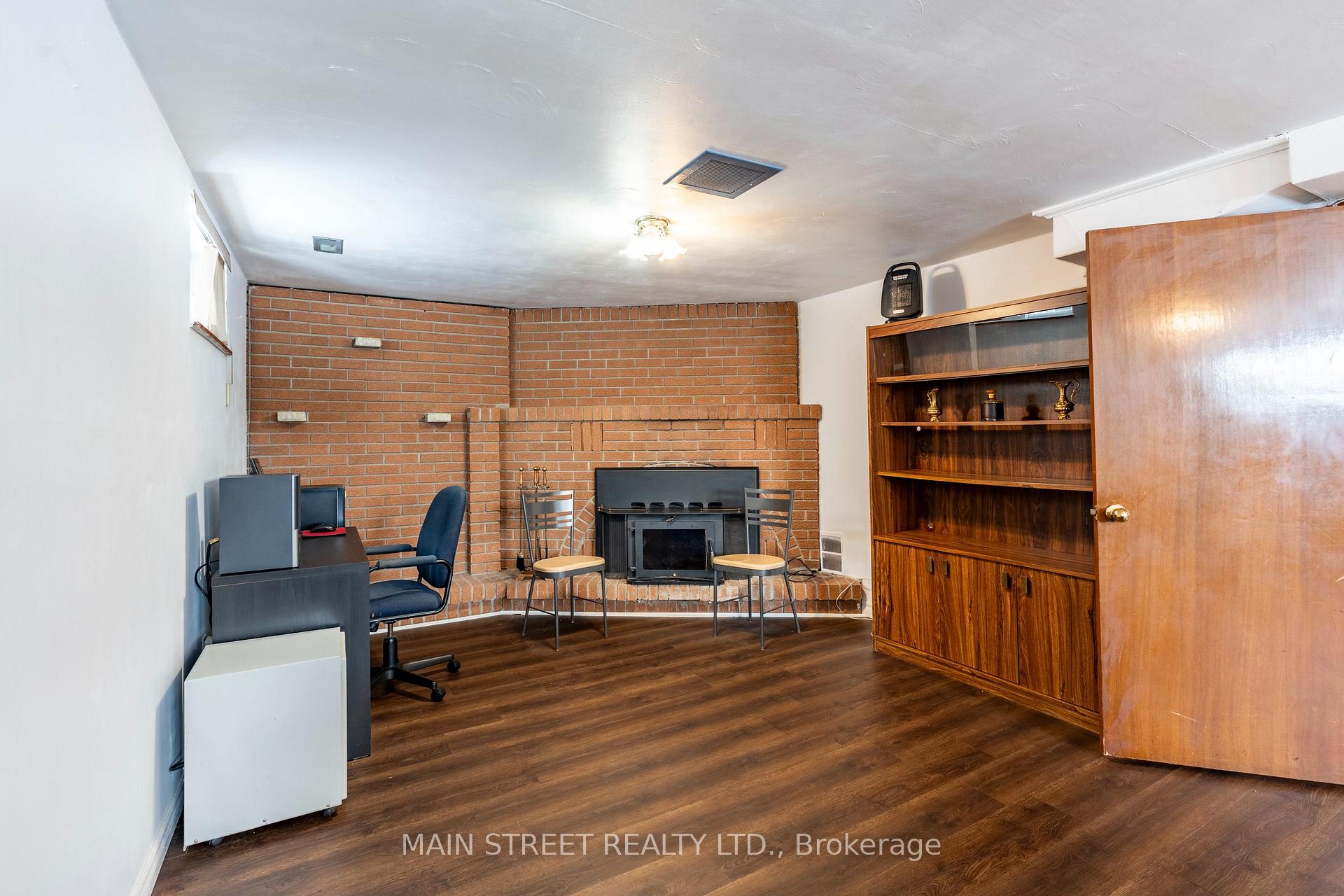 Photo 28 of 92 Queenston Crescent, Kitchener — HOMEH