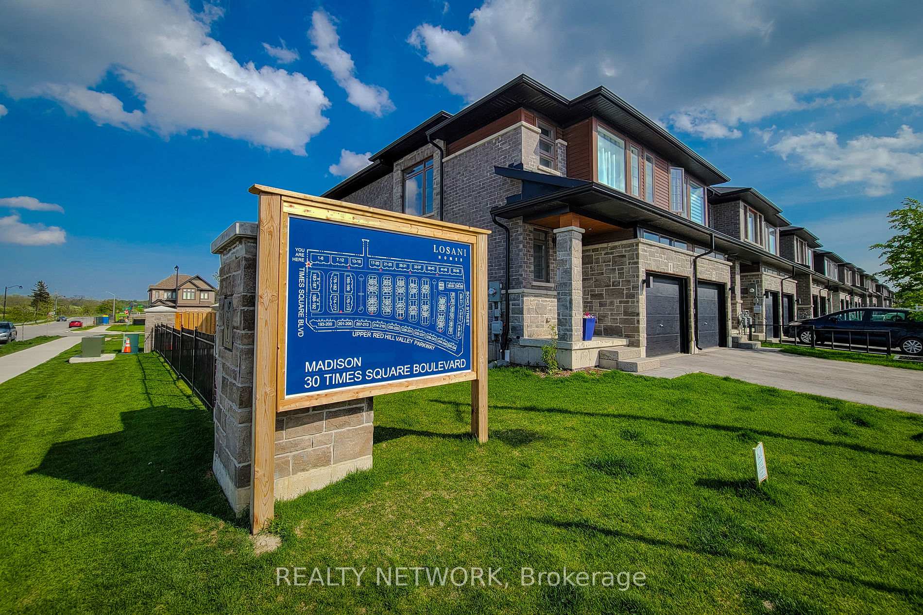 Photo 2 of Unit 7, 30 Times Square Boulevard, Hamilton, Stoney Creek — HOMEH