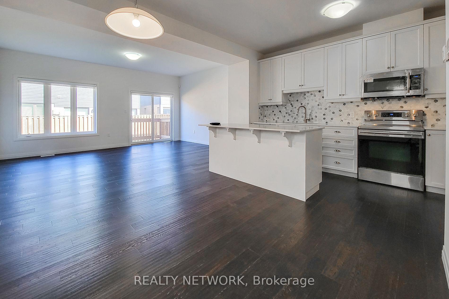 Photo 7 of Unit 7, 30 Times Square Boulevard, Hamilton, Stoney Creek — HOMEH