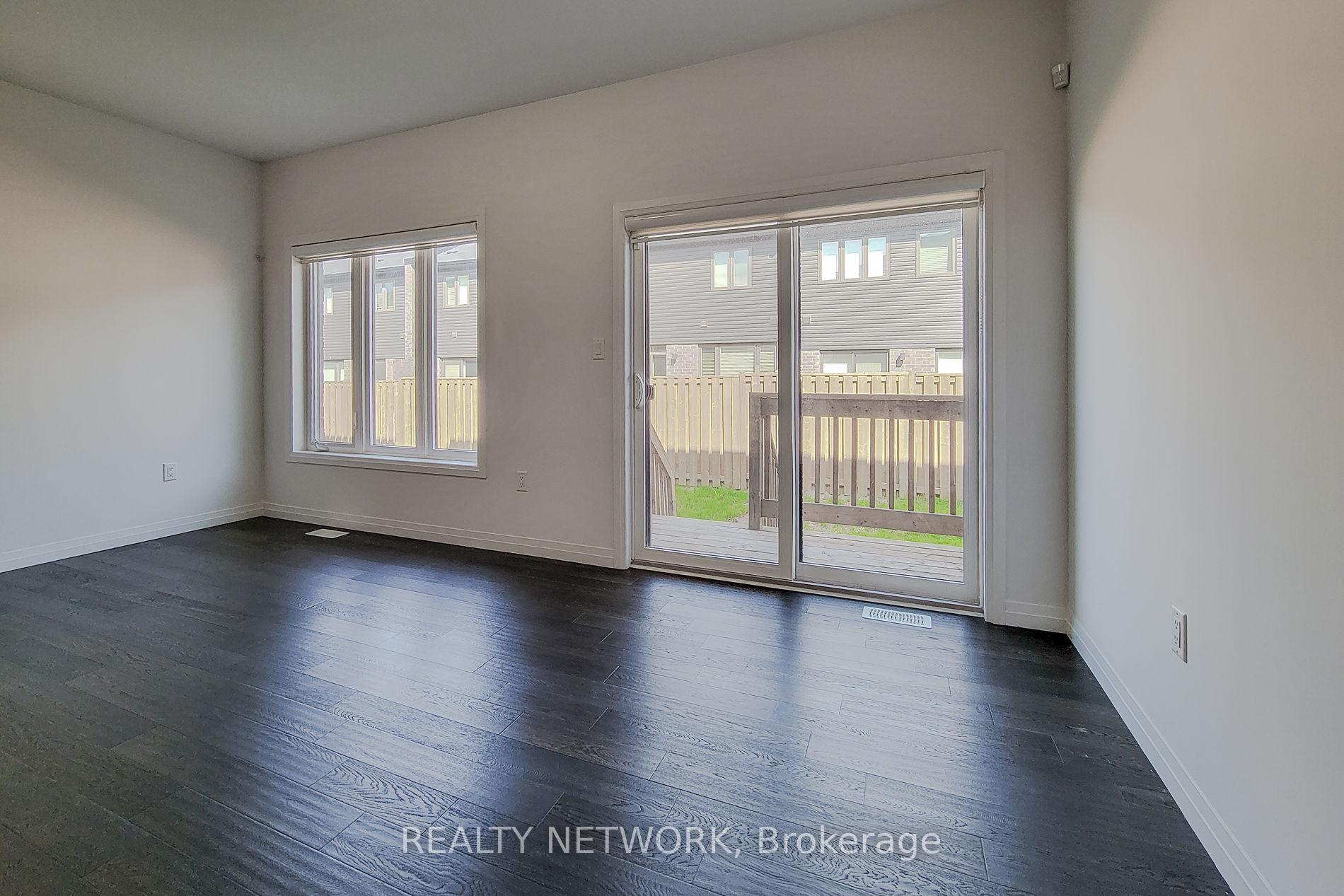 Photo 10 of Unit 7, 30 Times Square Boulevard, Hamilton, Stoney Creek — HOMEH