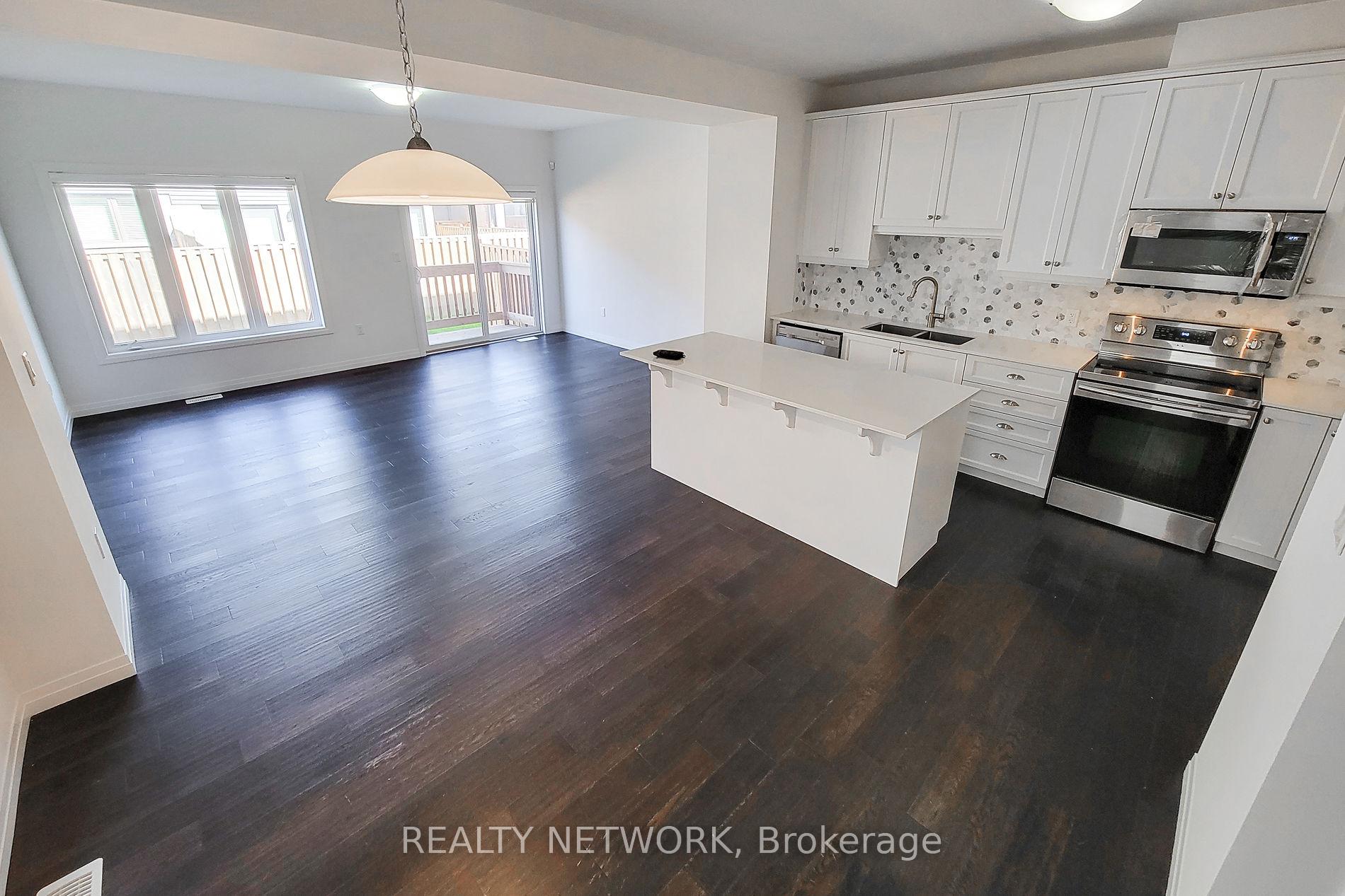 Photo 11 of Unit 7, 30 Times Square Boulevard, Hamilton, Stoney Creek — HOMEH