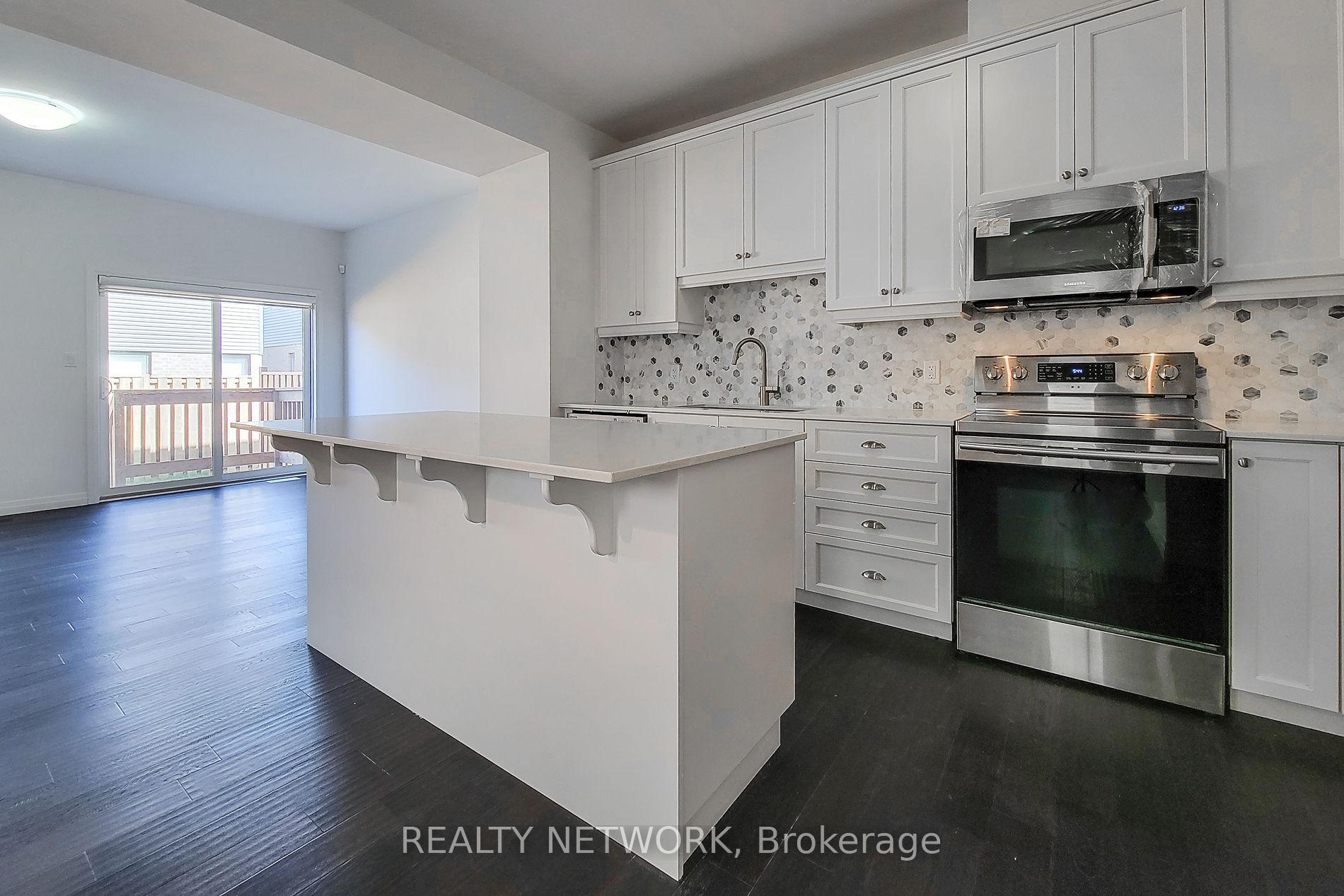 Photo 13 of Unit 7, 30 Times Square Boulevard, Hamilton, Stoney Creek — HOMEH
