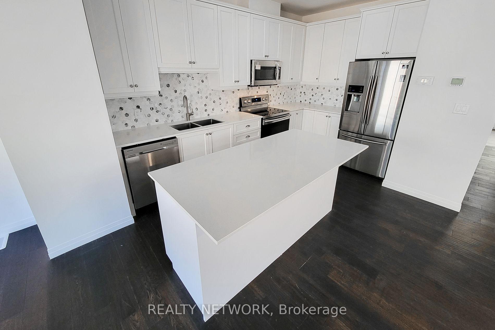 Photo 14 of Unit 7, 30 Times Square Boulevard, Hamilton, Stoney Creek — HOMEH