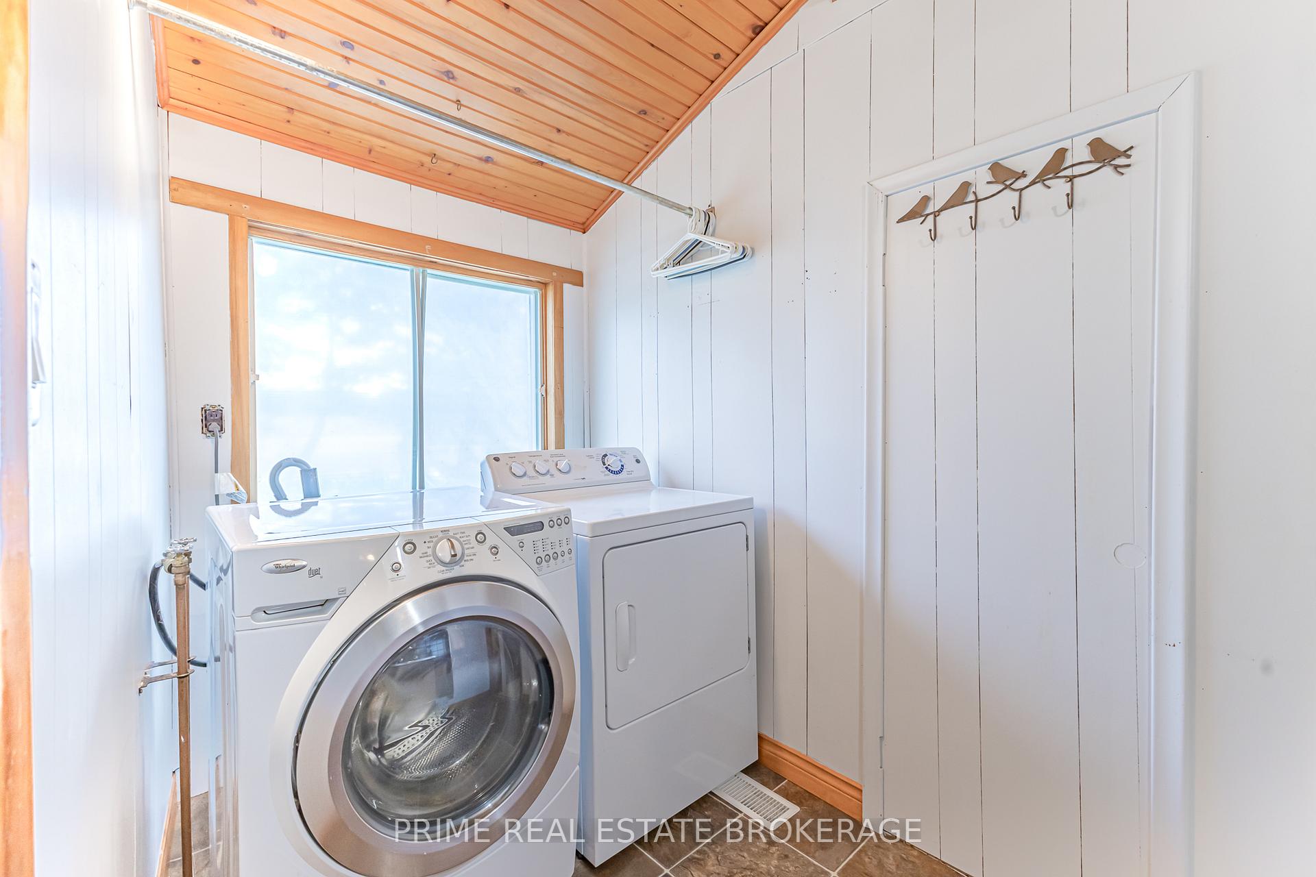 Photo 10 of 10701 Lamont Drive, Middlesex Centre, Rural Middlesex Centre — HOMEH