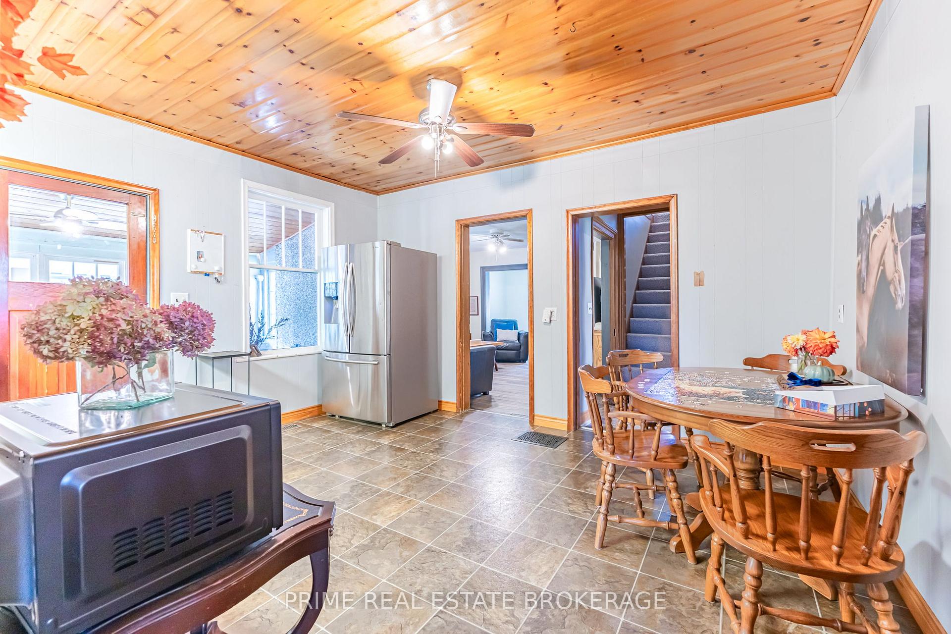 Photo 12 of 10701 Lamont Drive, Middlesex Centre, Rural Middlesex Centre — HOMEH