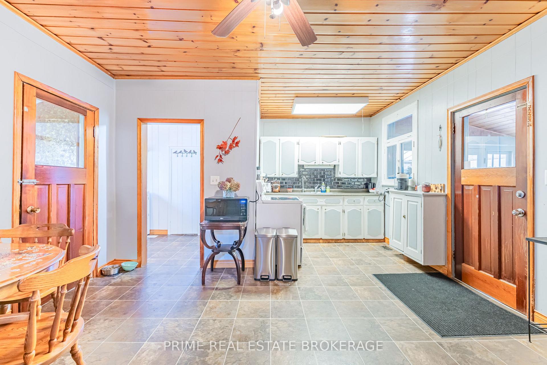 Photo 14 of 10701 Lamont Drive, Middlesex Centre, Rural Middlesex Centre — HOMEH