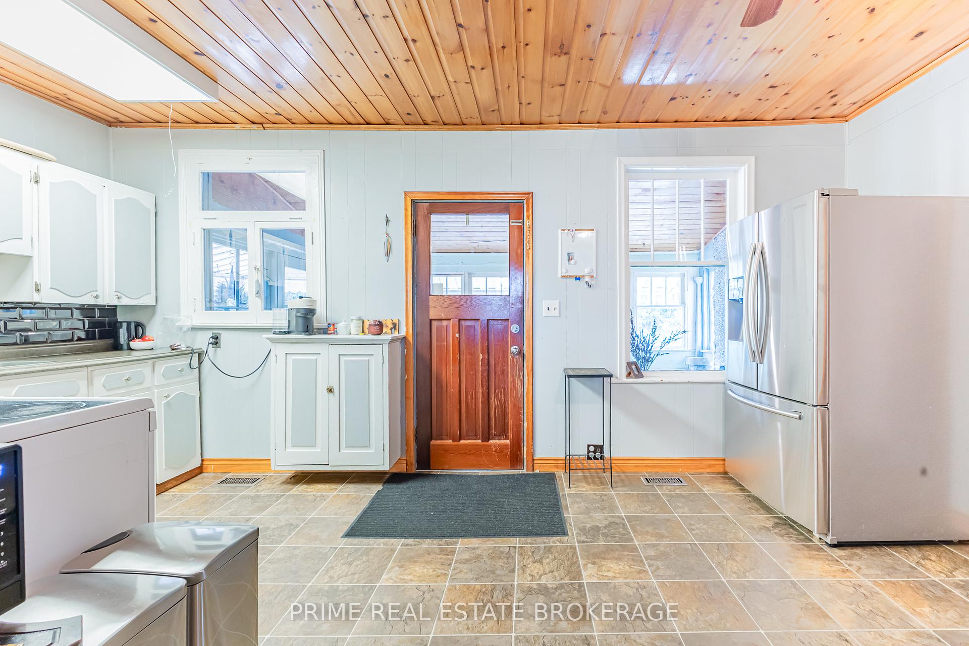 Photo 15 of 10701 Lamont Drive, Middlesex Centre, Rural Middlesex Centre — HOMEH
