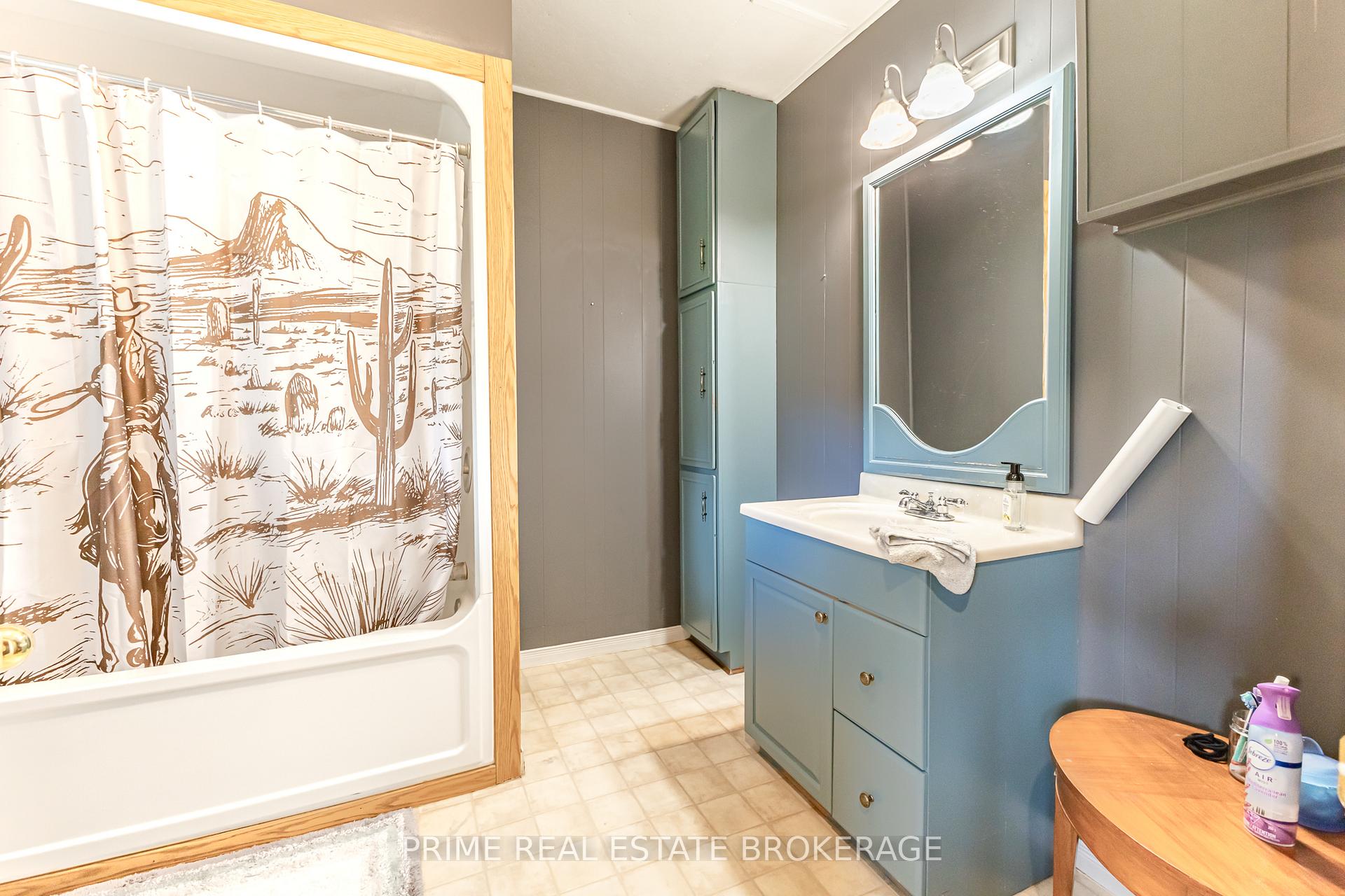 Photo 21 of 10701 Lamont Drive, Middlesex Centre, Rural Middlesex Centre — HOMEH