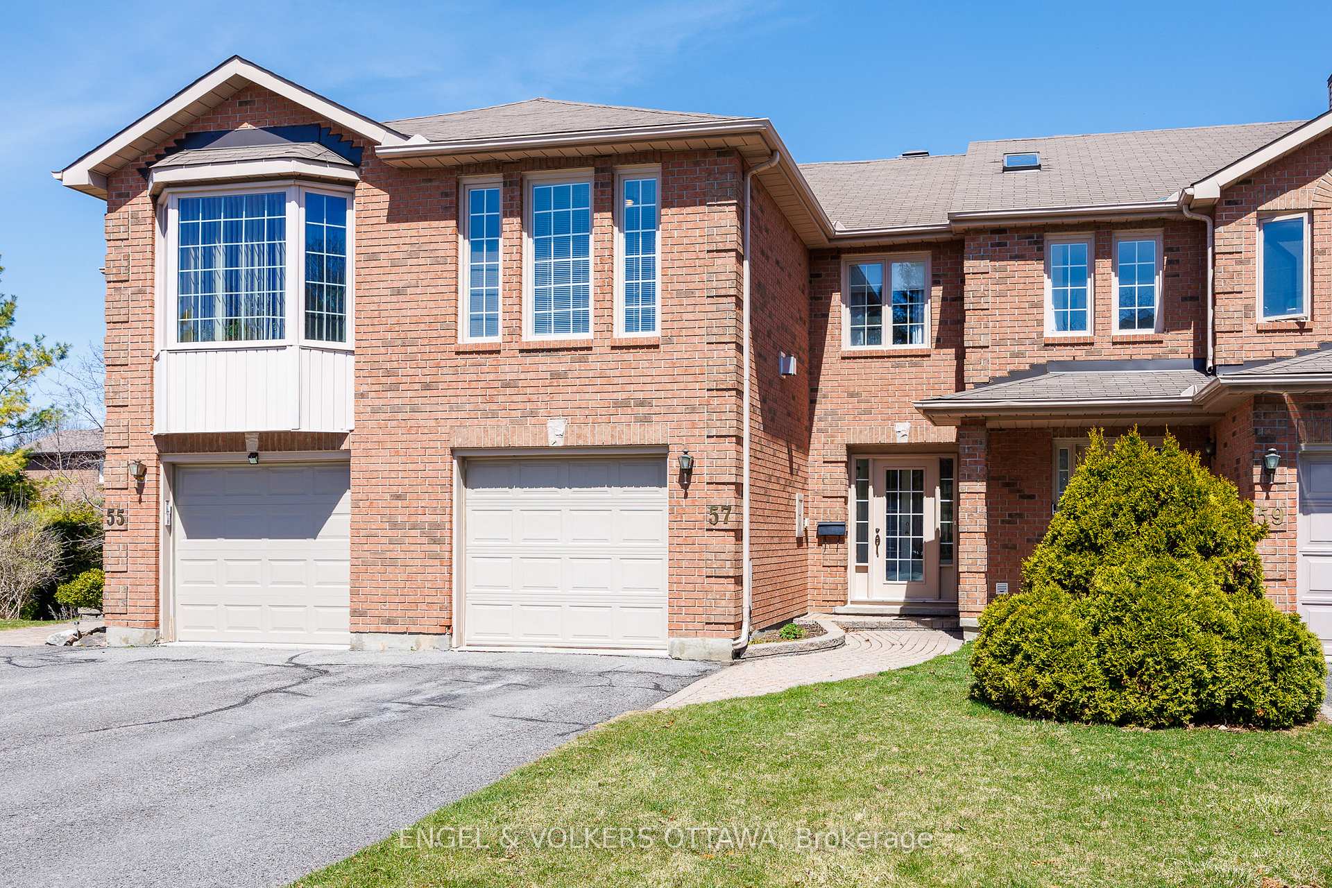 Photo 2 of 57 Hodgson Court, Ottawa, Kanata - Kanata Lakes/Heritage Hills — HOMEH