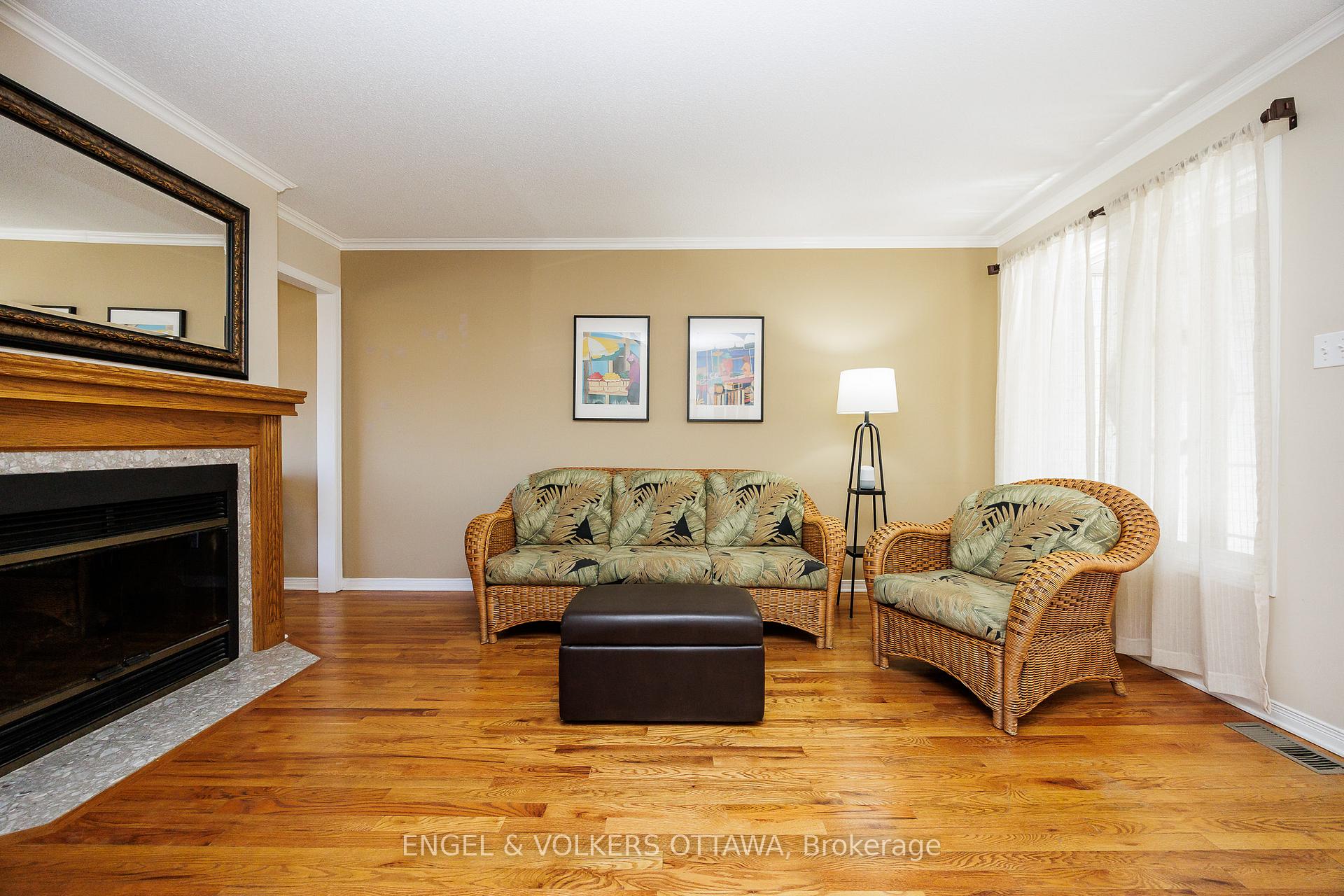 Photo 8 of 57 Hodgson Court, Ottawa, Kanata - Kanata Lakes/Heritage Hills — HOMEH