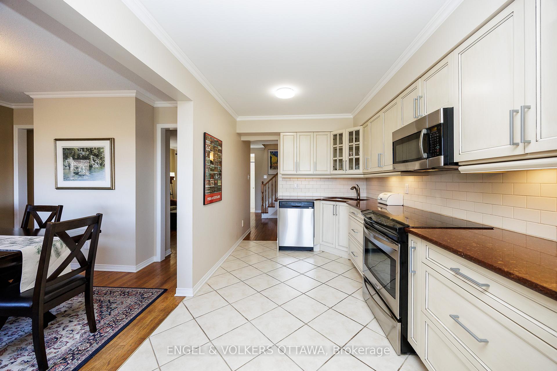 Photo 12 of 57 Hodgson Court, Ottawa, Kanata - Kanata Lakes/Heritage Hills — HOMEH