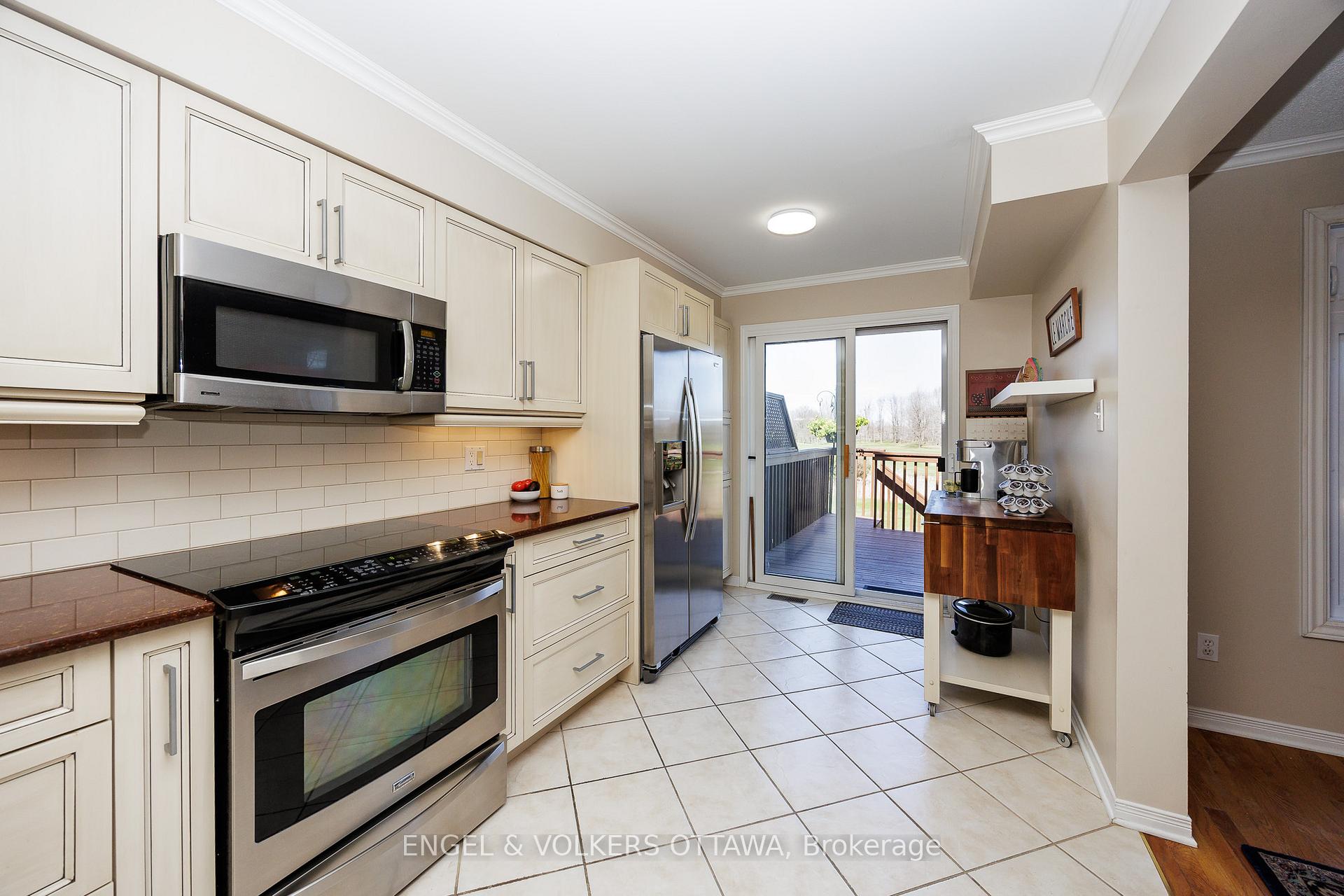 Photo 15 of 57 Hodgson Court, Ottawa, Kanata - Kanata Lakes/Heritage Hills — HOMEH