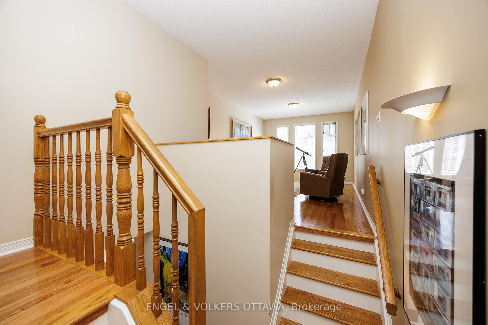 Photo 20 of 57 Hodgson Court, Ottawa, Kanata - Kanata Lakes/Heritage Hills — HOMEH