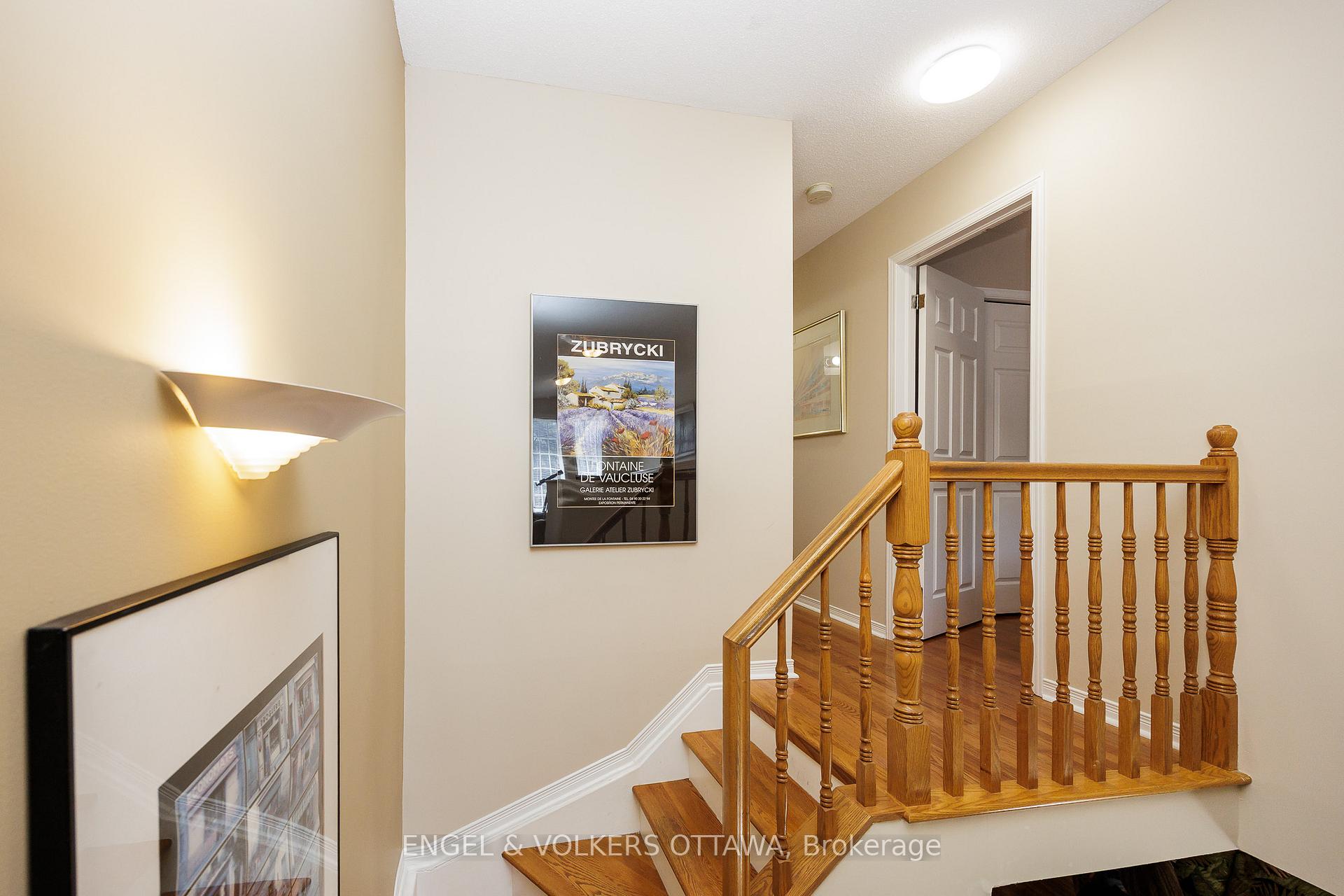 Photo 23 of 57 Hodgson Court, Ottawa, Kanata - Kanata Lakes/Heritage Hills — HOMEH