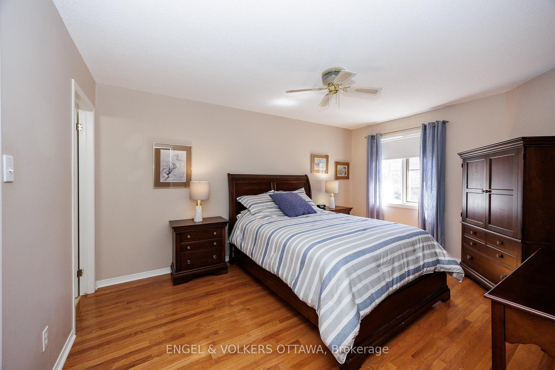 Photo 24 of 57 Hodgson Court, Ottawa, Kanata - Kanata Lakes/Heritage Hills — HOMEH
