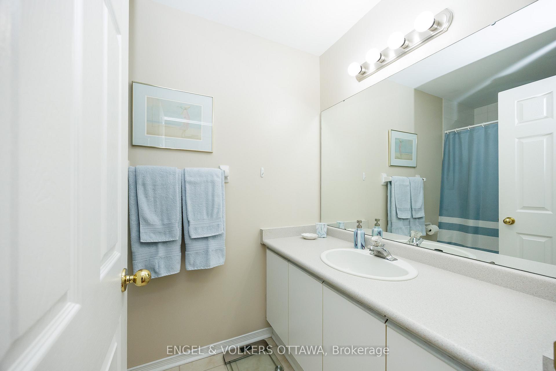 Photo 33 of 57 Hodgson Court, Ottawa, Kanata - Kanata Lakes/Heritage Hills — HOMEH