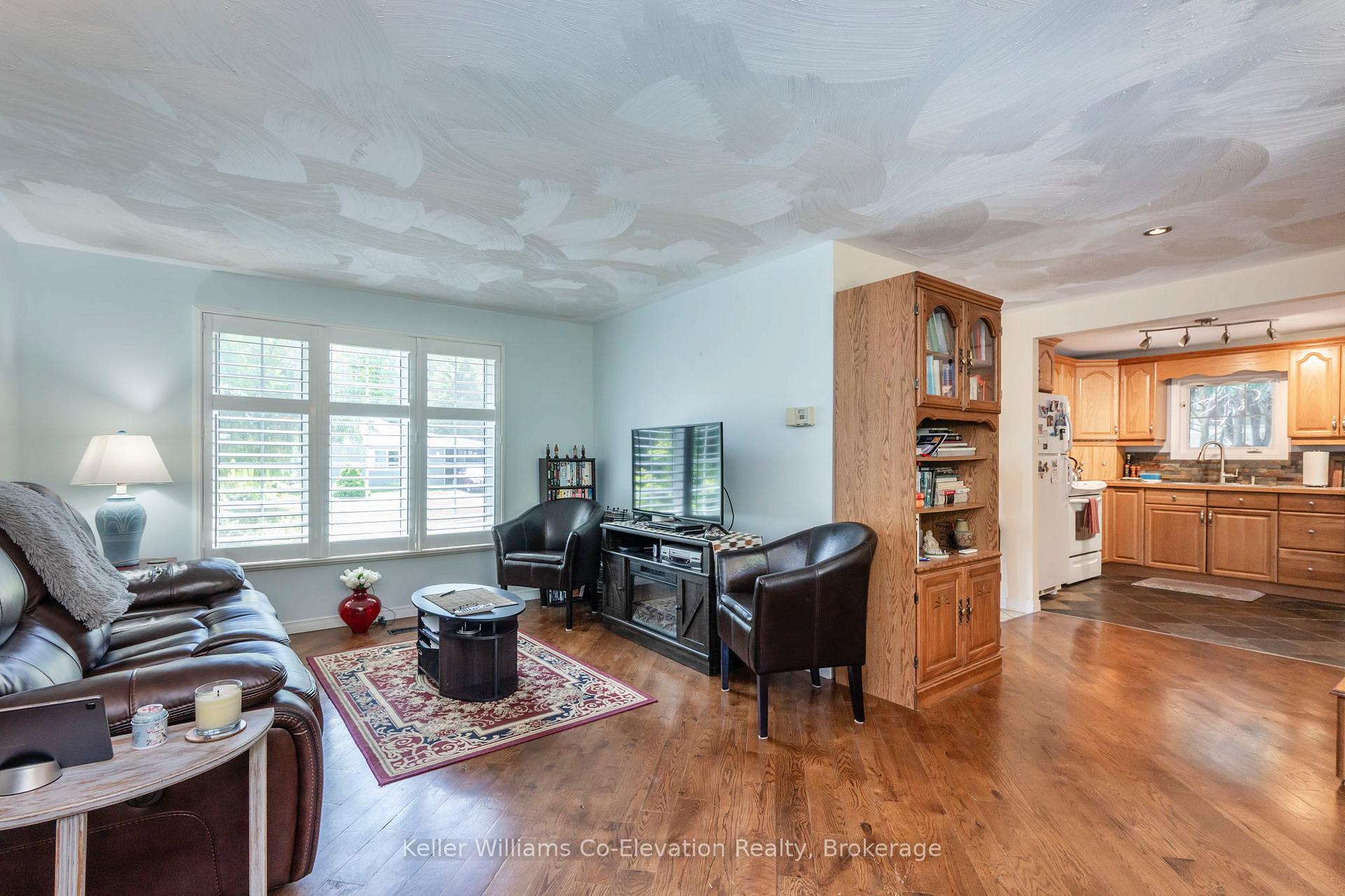 Photo 3 of 766 Birchwood Drive, Midland — HOMEH