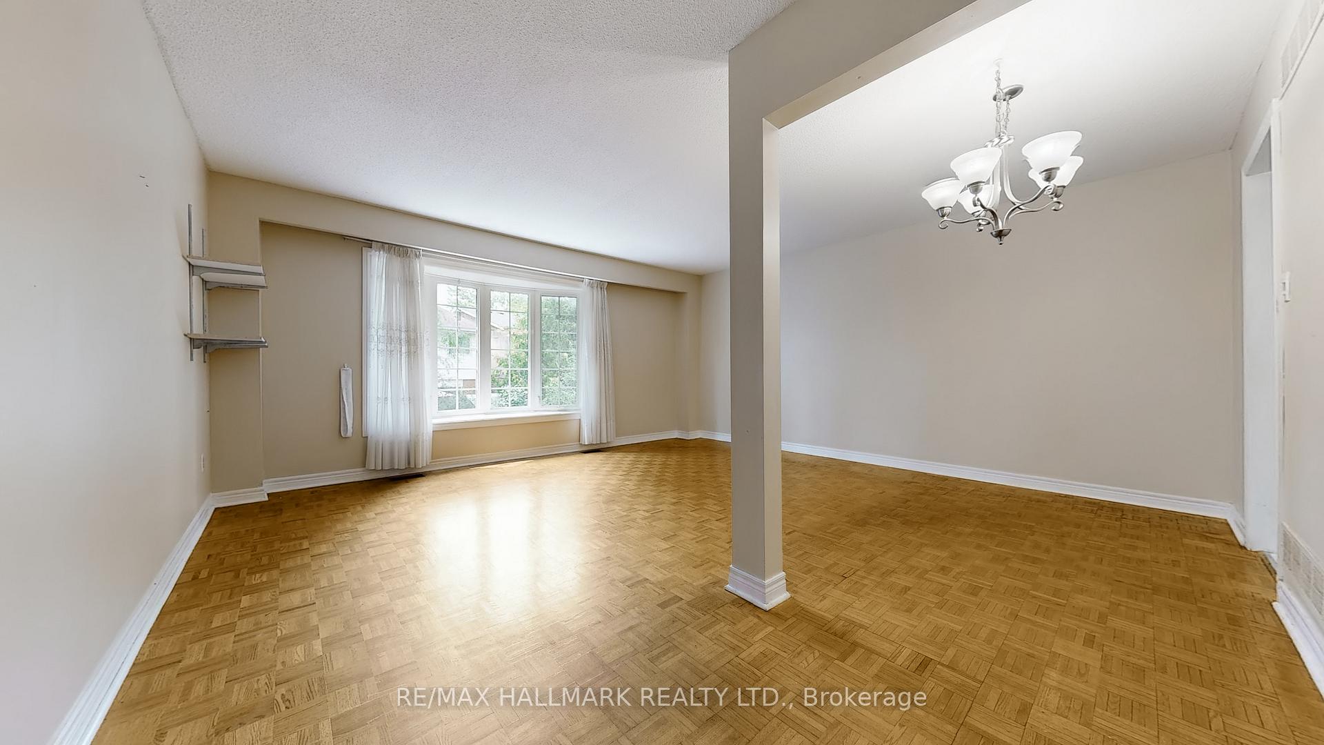 Photo 3 of 54 West Borough Street, Markham, Aileen-Willowbrook — HOMEH