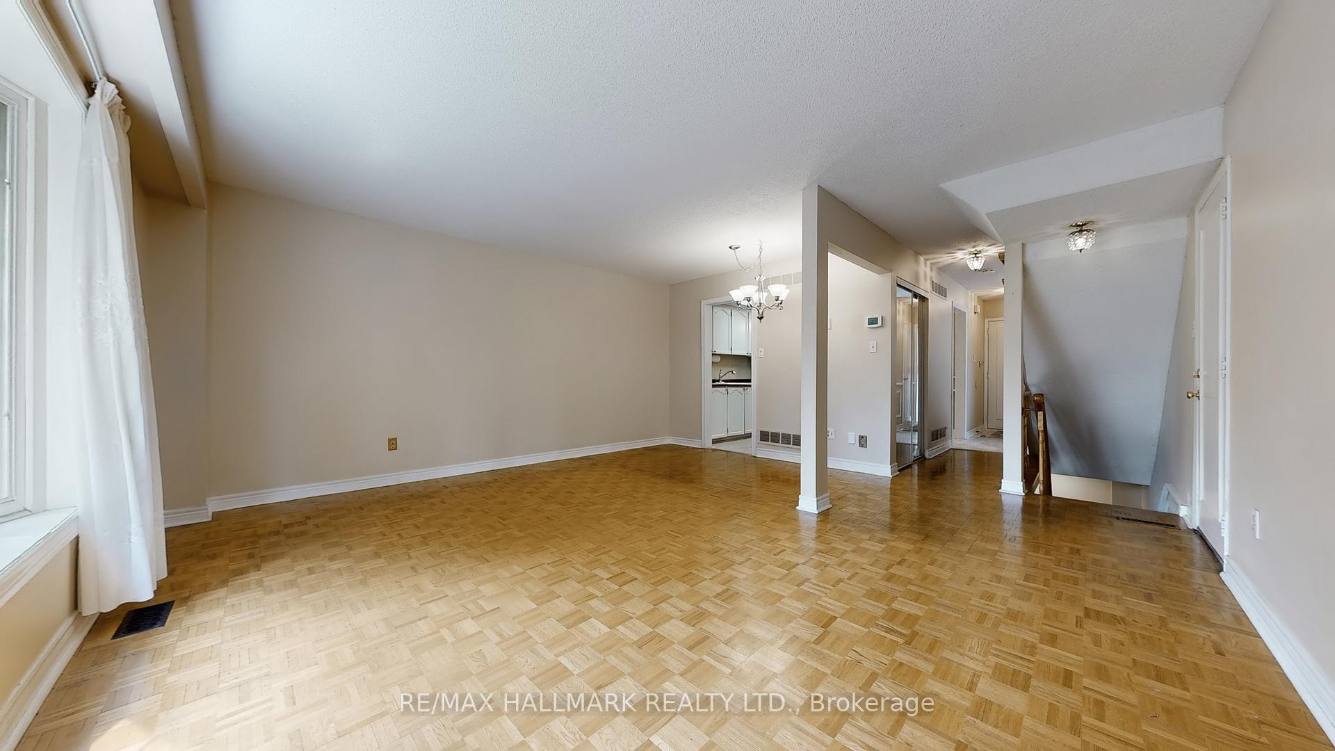 Photo 5 of 54 West Borough Street, Markham, Aileen-Willowbrook — HOMEH