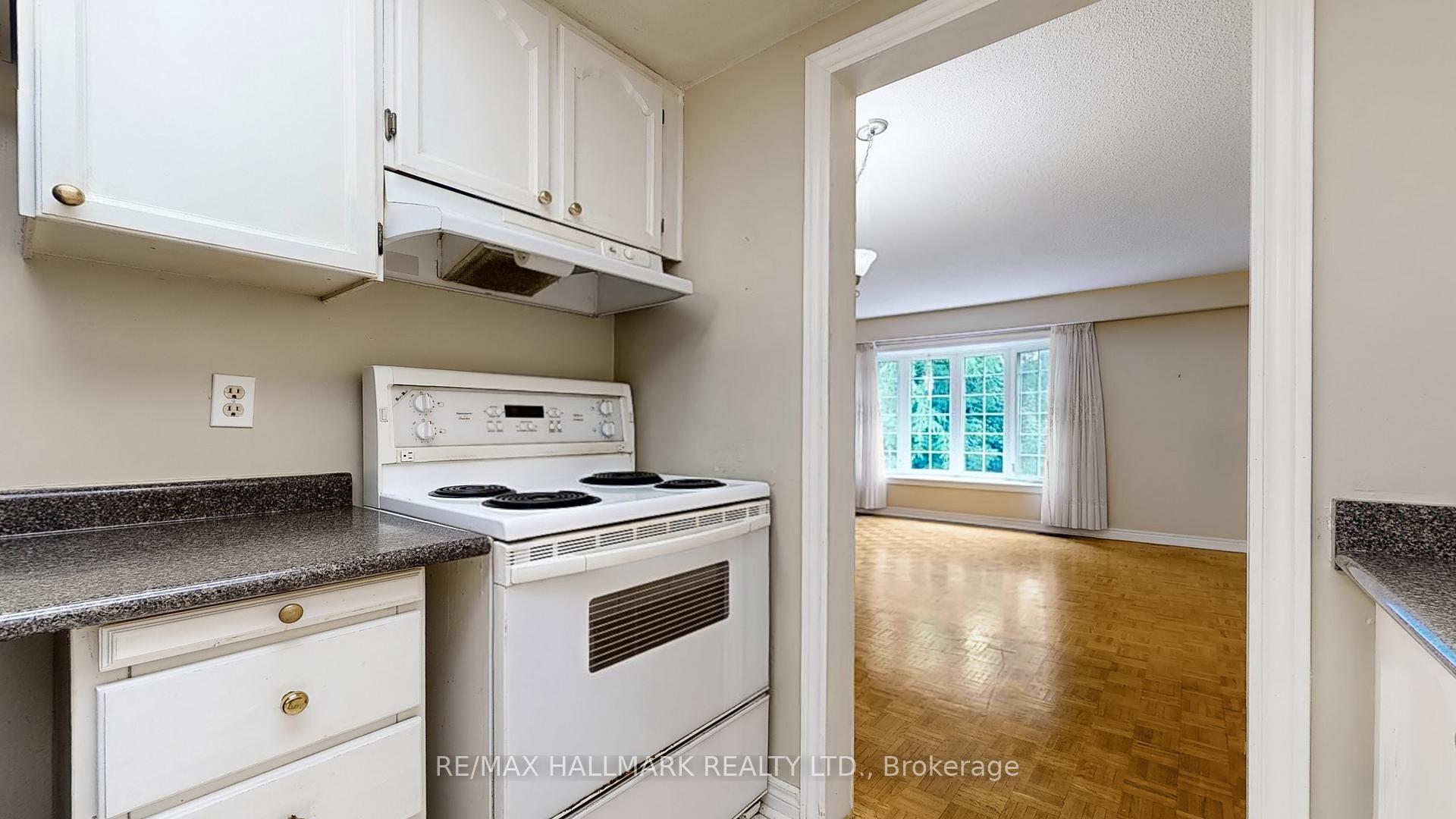 Photo 8 of 54 West Borough Street, Markham, Aileen-Willowbrook — HOMEH
