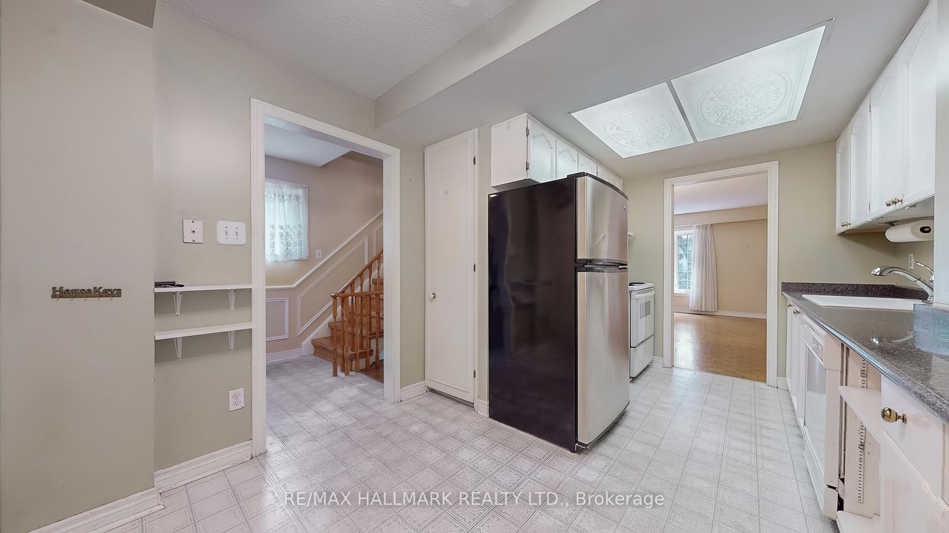 Photo 9 of 54 West Borough Street, Markham, Aileen-Willowbrook — HOMEH
