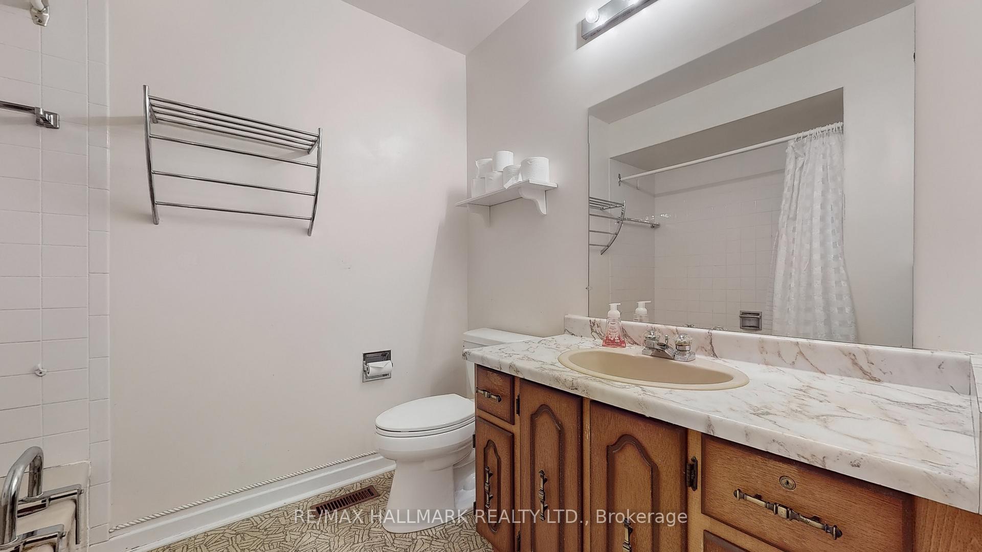 Photo 17 of 54 West Borough Street, Markham, Aileen-Willowbrook — HOMEH