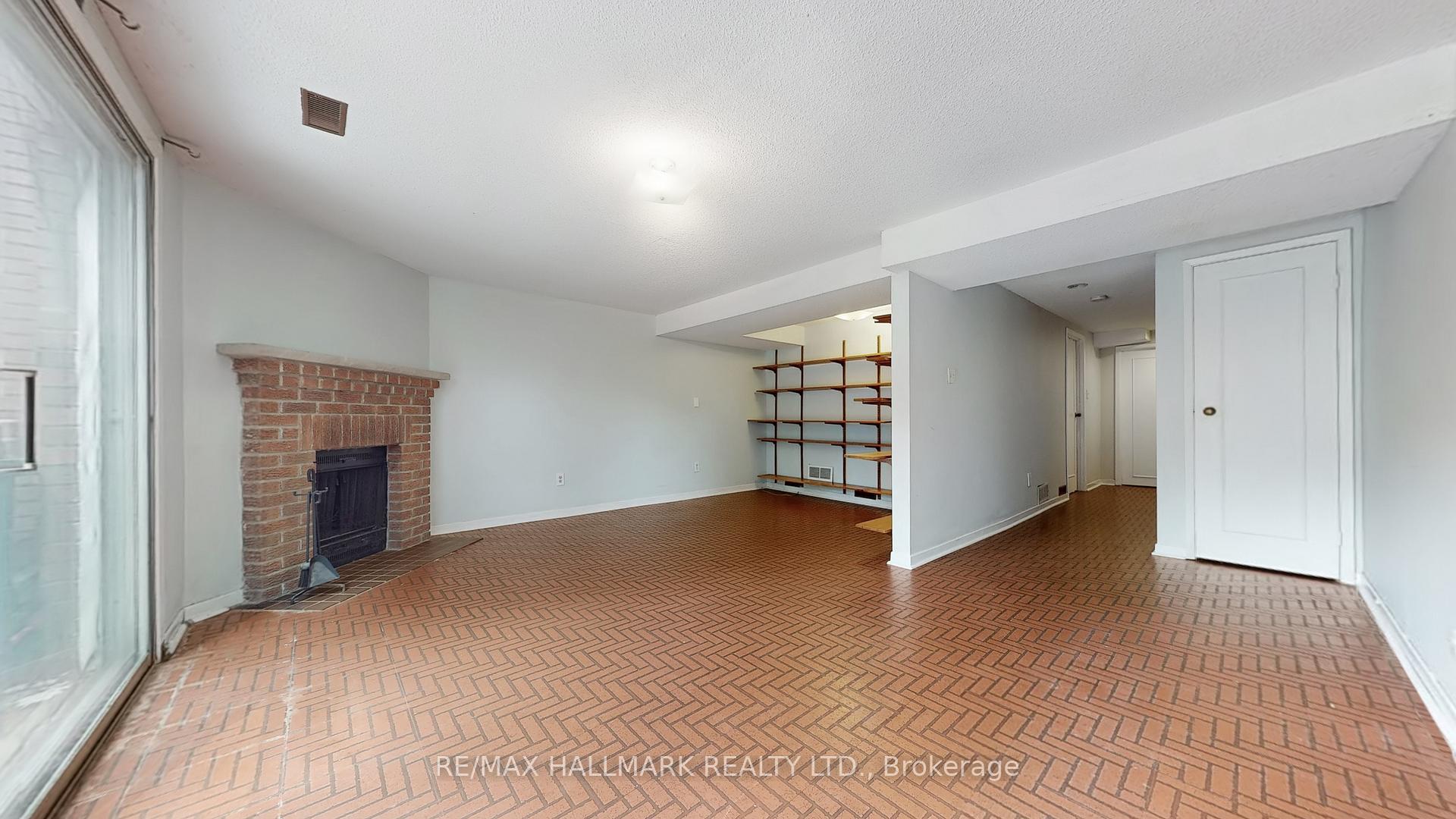 Photo 22 of 54 West Borough Street, Markham, Aileen-Willowbrook — HOMEH