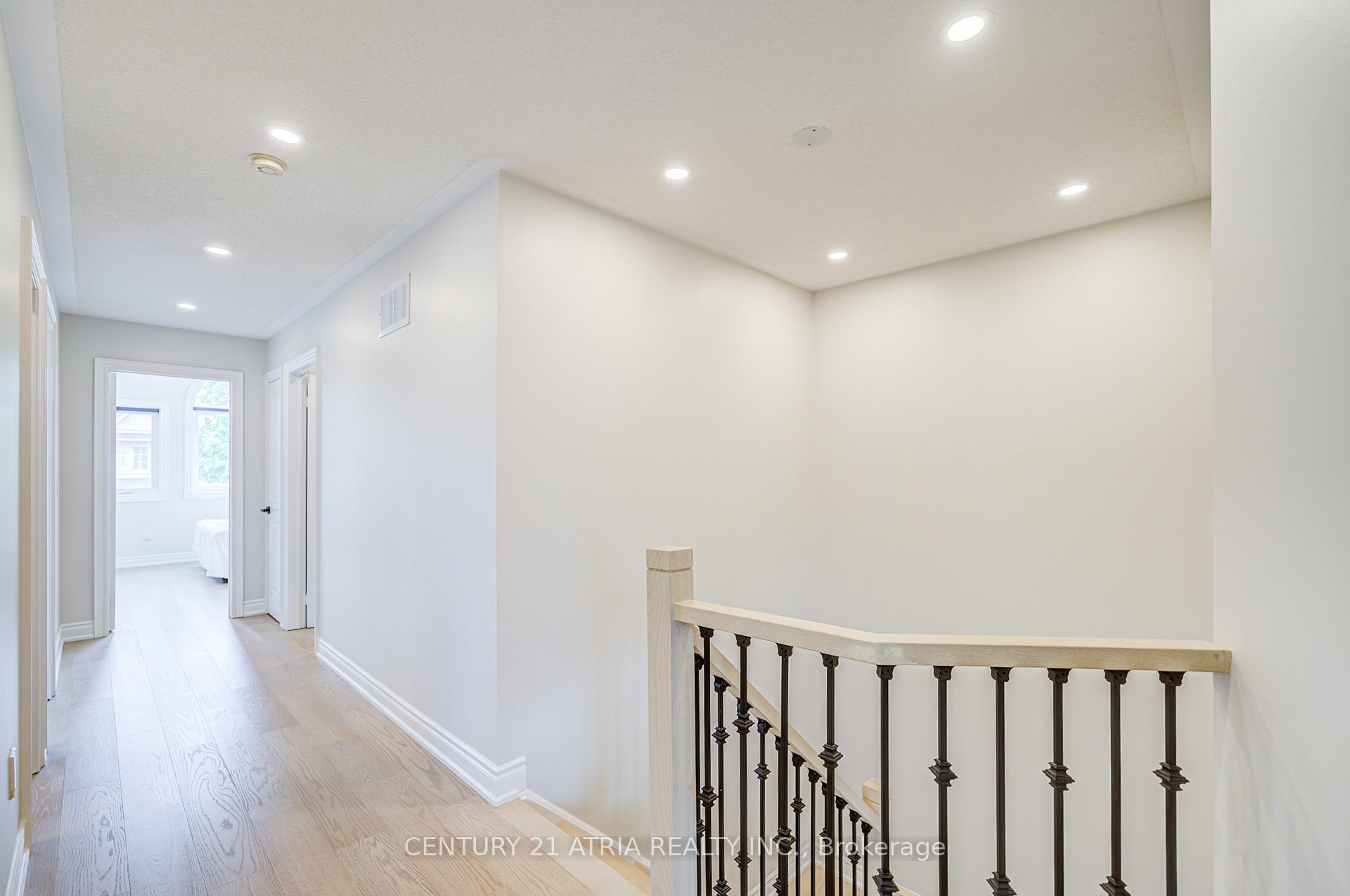 Photo 24 of 11 Crawford Street, Markham, Berczy — HOMEH
