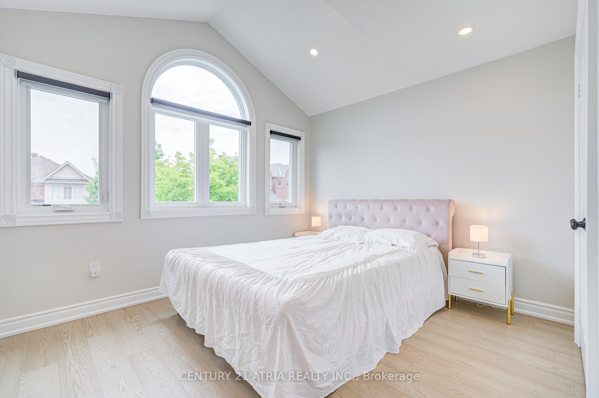 Photo 25 of 11 Crawford Street, Markham, Berczy — HOMEH