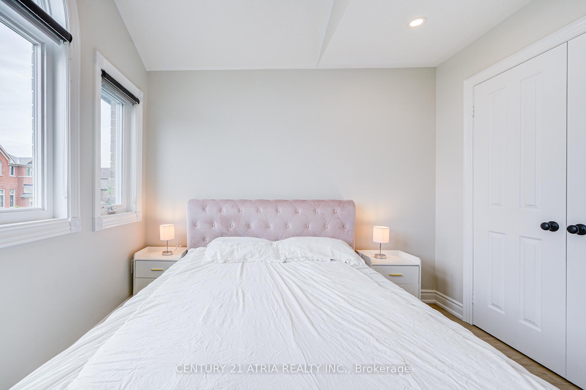 Photo 26 of 11 Crawford Street, Markham, Berczy — HOMEH