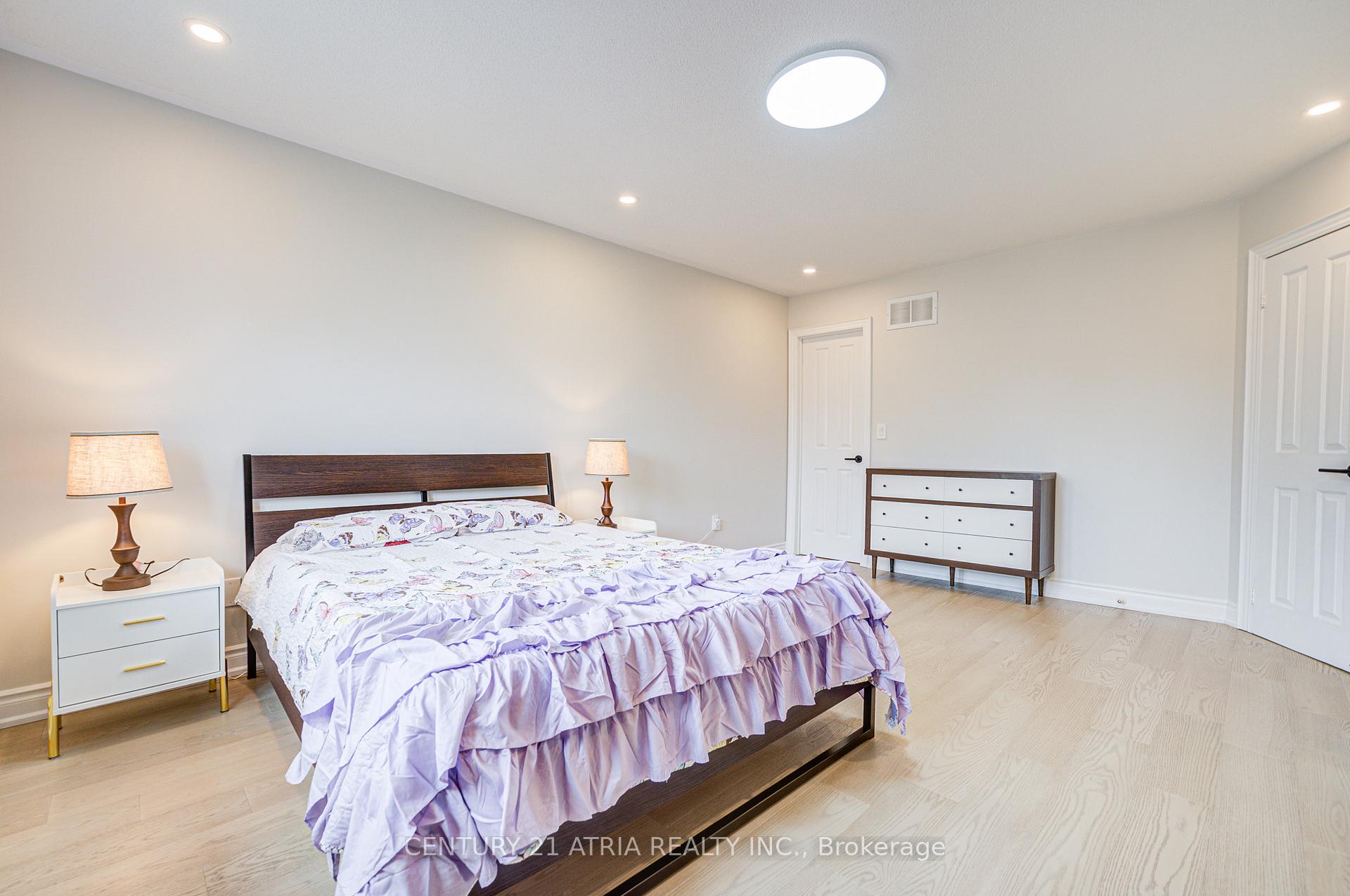 Photo 29 of 11 Crawford Street, Markham, Berczy — HOMEH