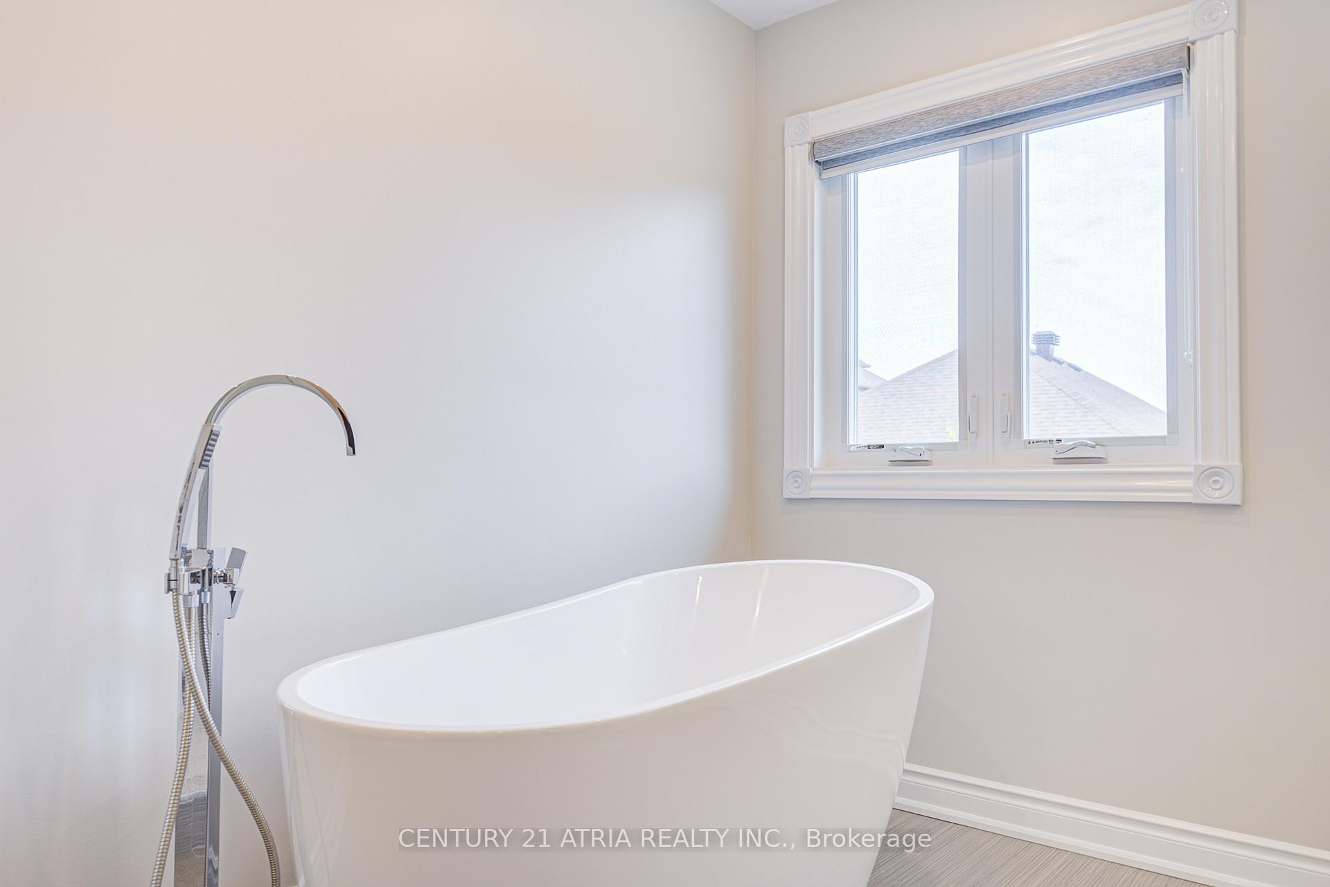 Photo 33 of 11 Crawford Street, Markham, Berczy — HOMEH