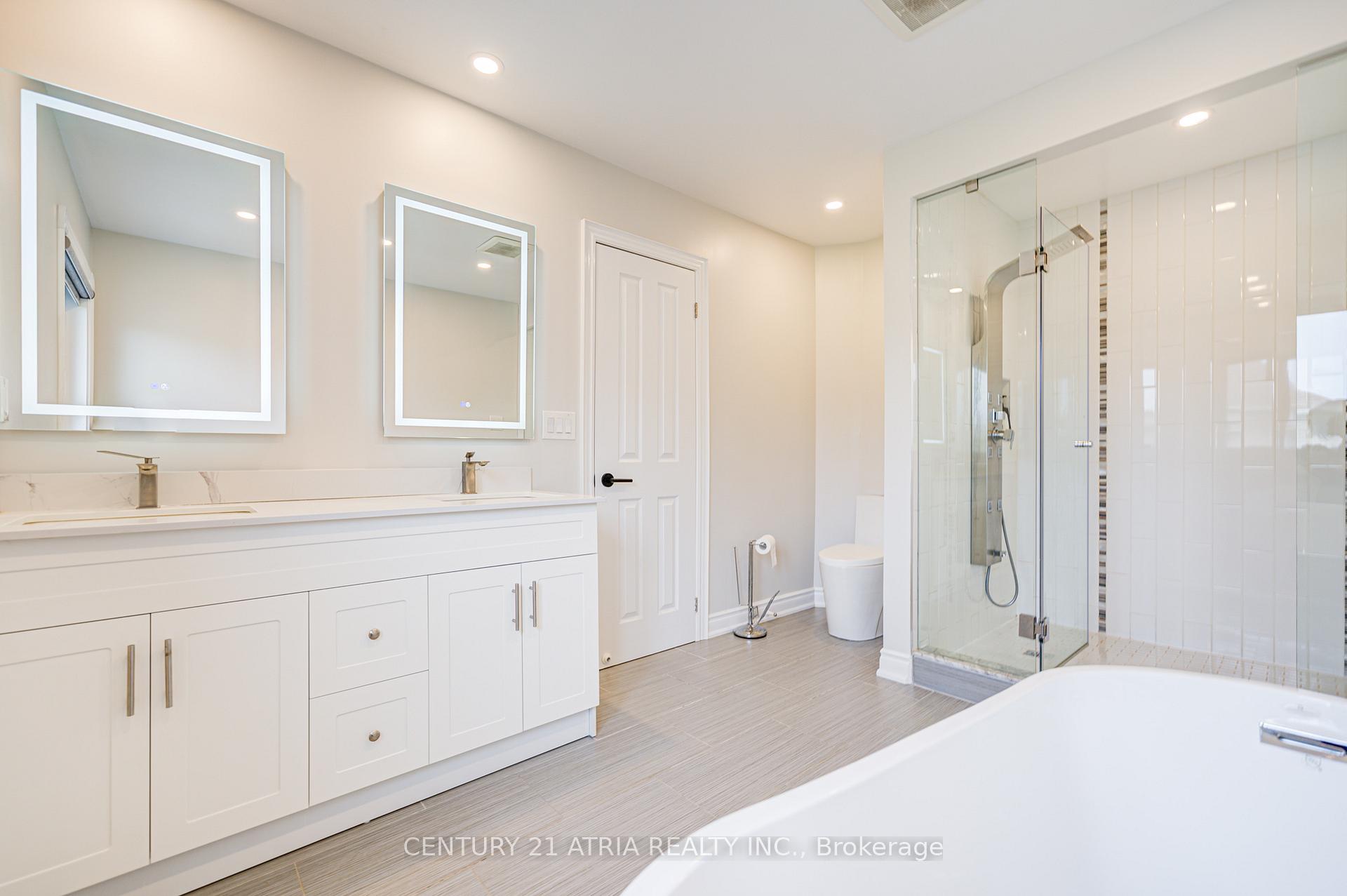 Photo 35 of 11 Crawford Street, Markham, Berczy — HOMEH