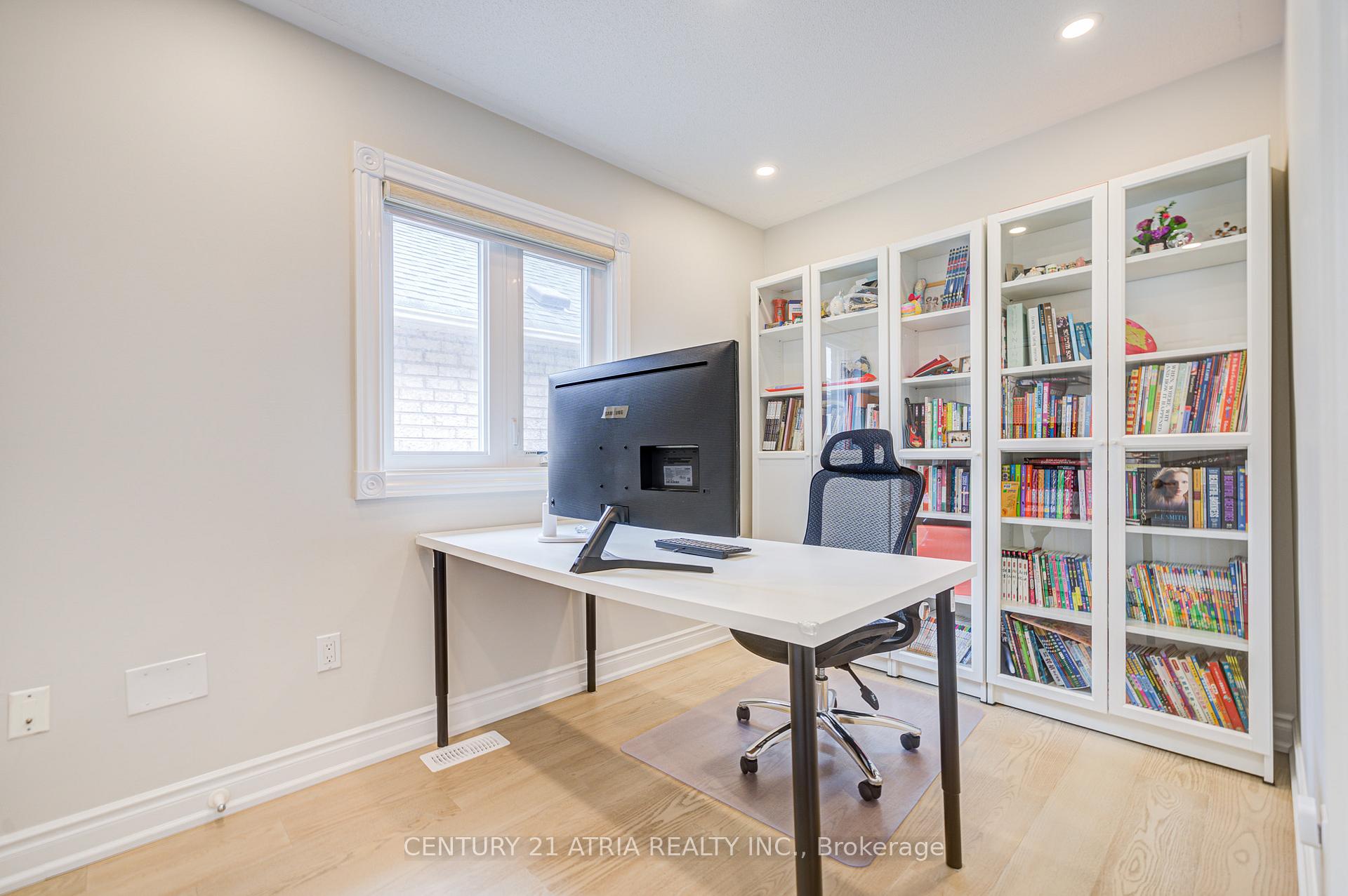 Photo 39 of 11 Crawford Street, Markham, Berczy — HOMEH