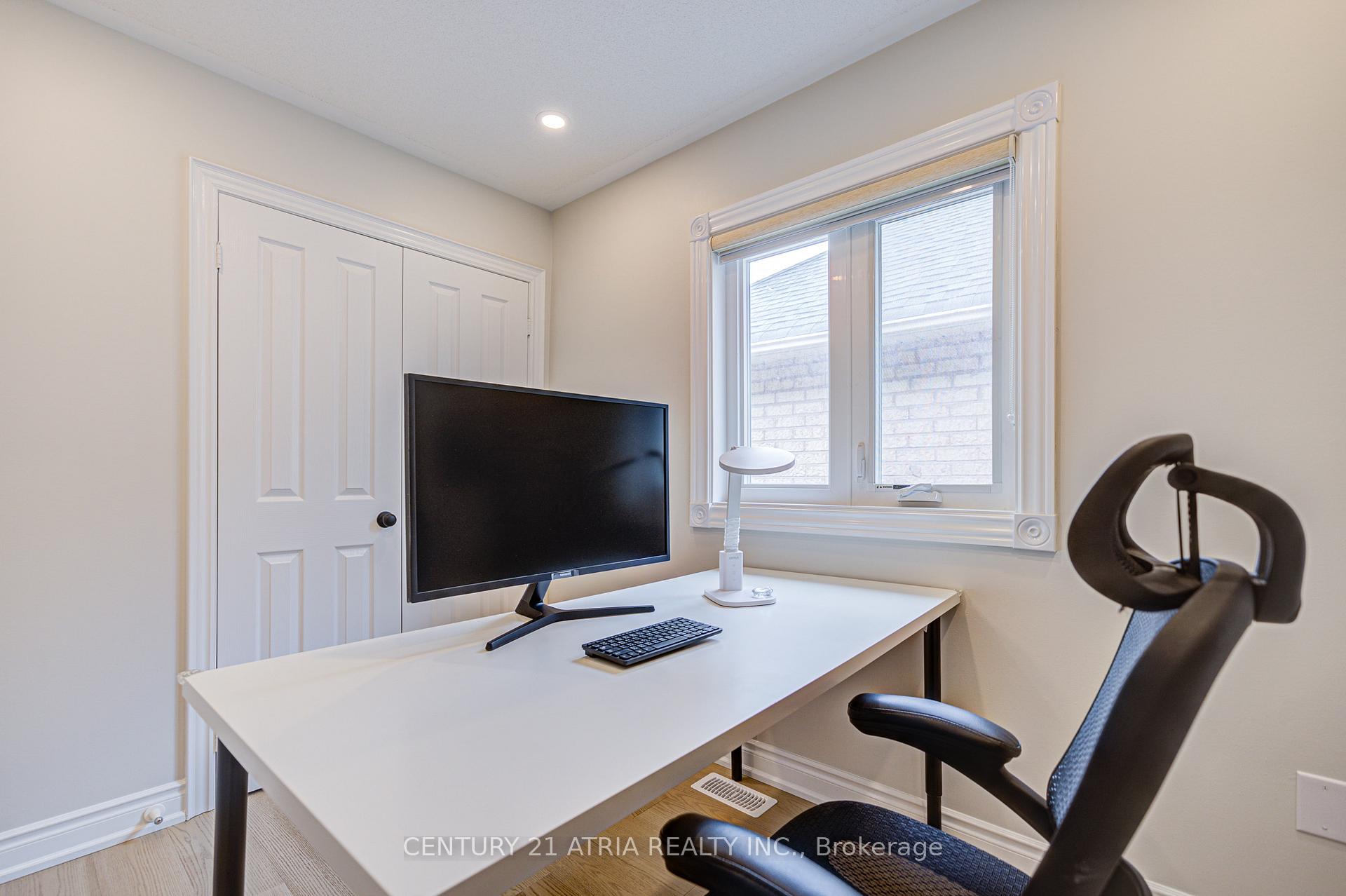 Photo 40 of 11 Crawford Street, Markham, Berczy — HOMEH