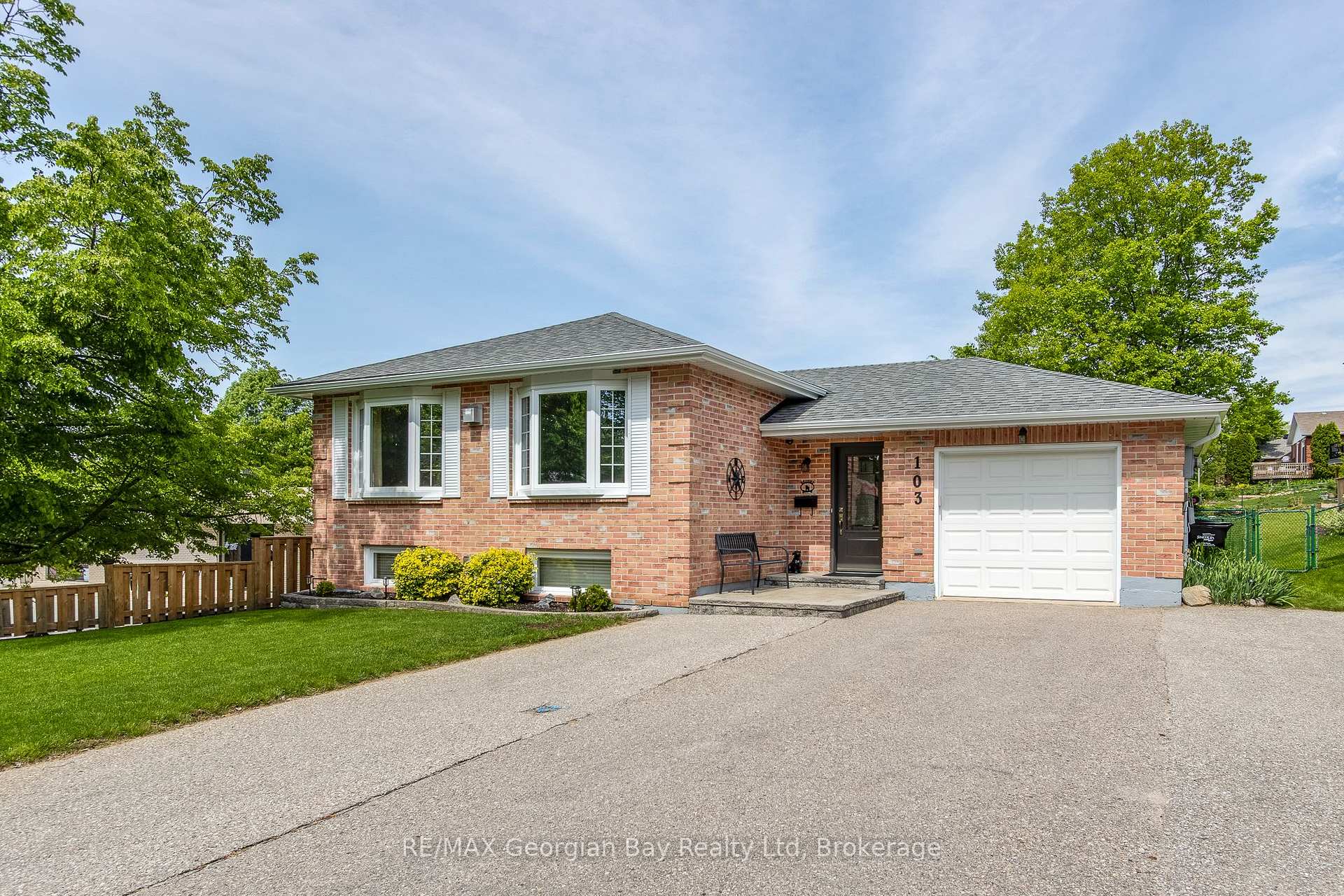 Photo 1 of 103 Woodland Drive, Midland — HOMEH