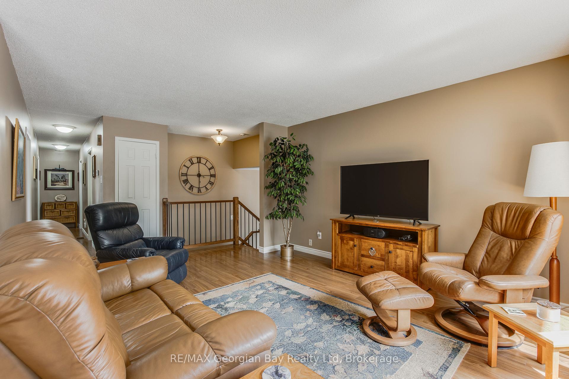 Photo 6 of 103 Woodland Drive, Midland — HOMEH