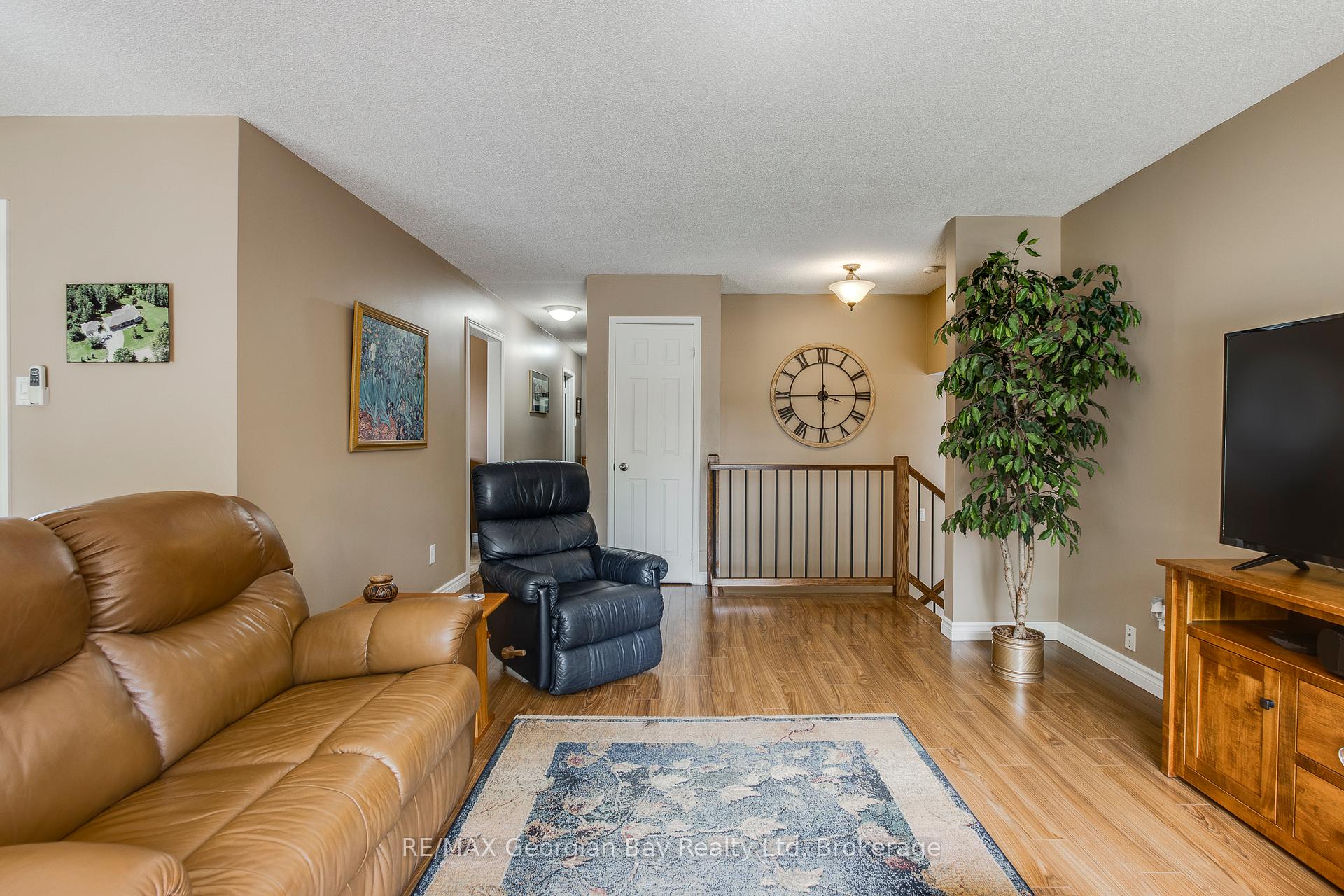 Photo 7 of 103 Woodland Drive, Midland — HOMEH