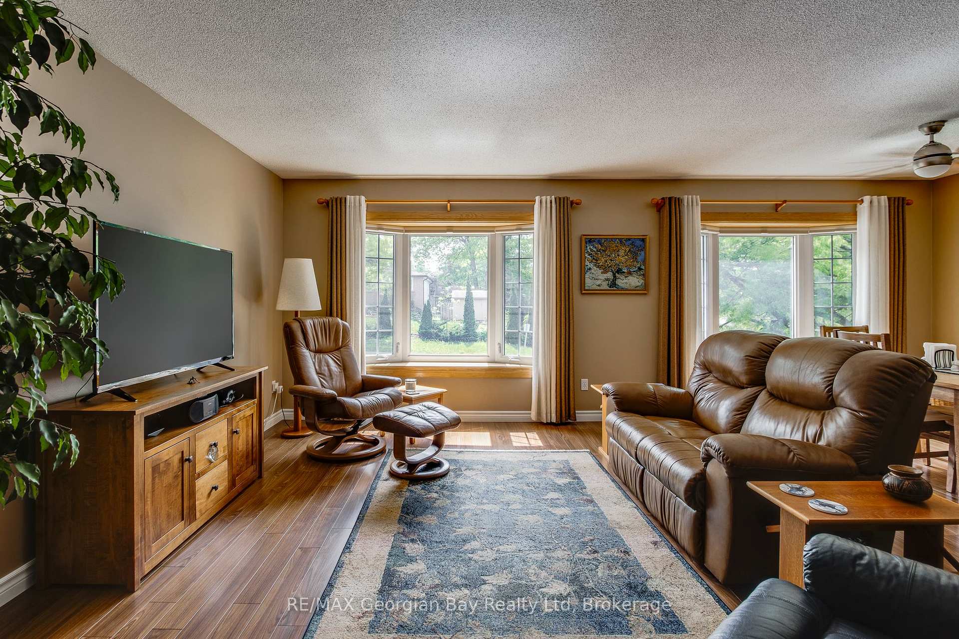 Photo 8 of 103 Woodland Drive, Midland — HOMEH